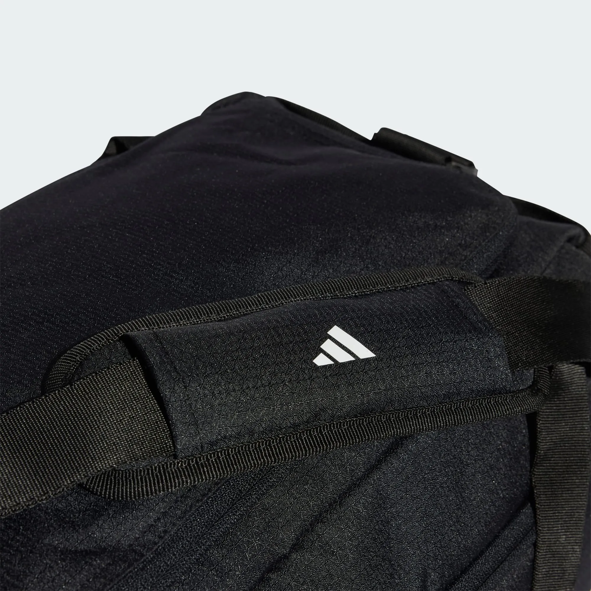 ADIADS ESSENTIALS 3-STRIPES DUFFL BAG SMALL