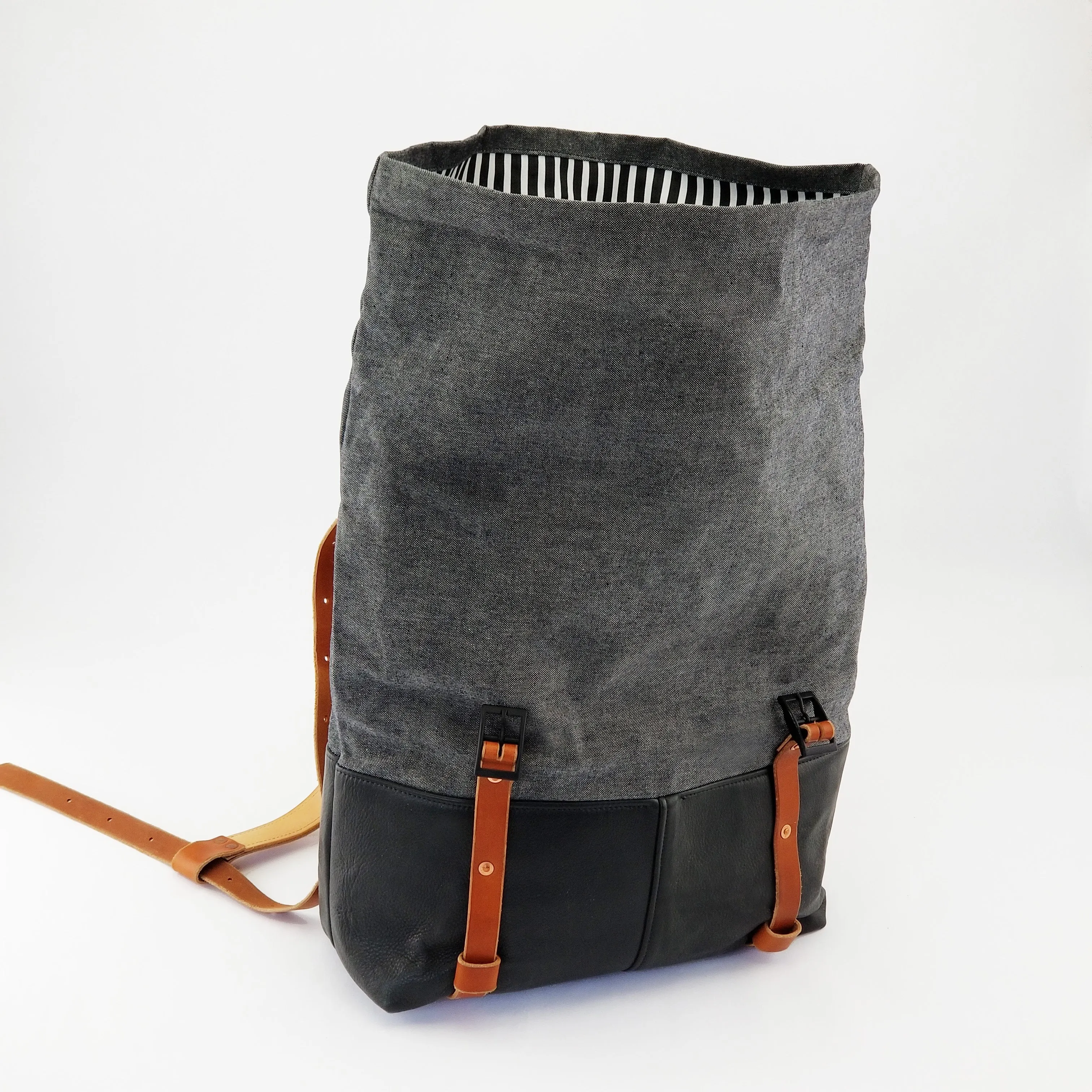 AJAX  WEEKENDER BAG