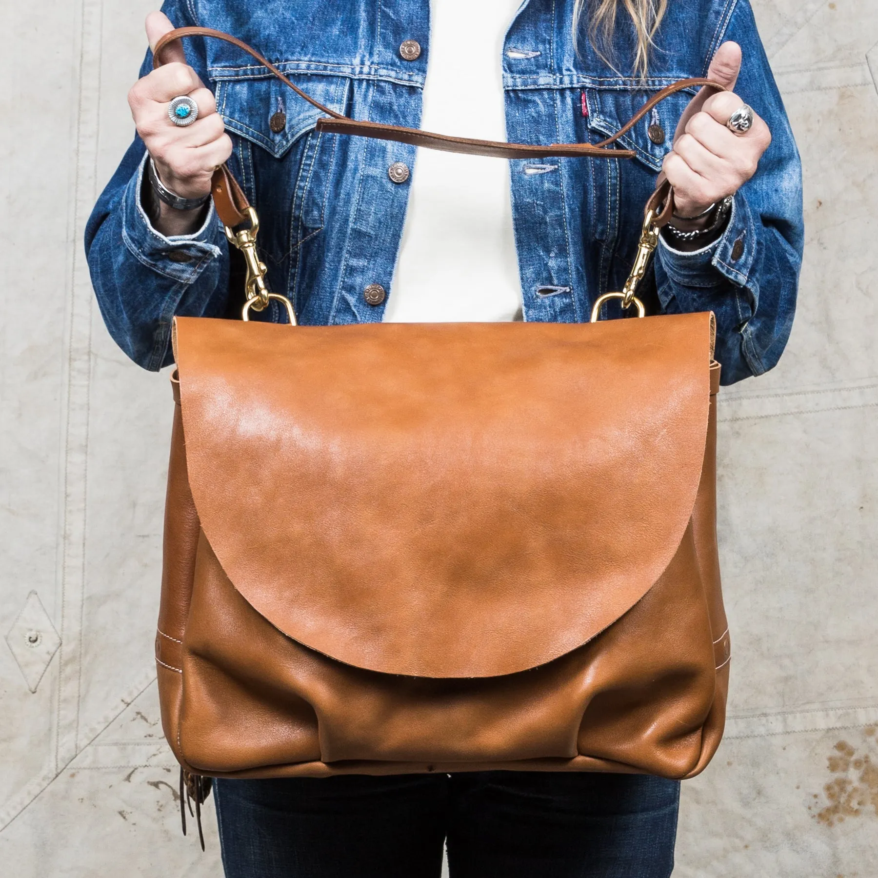 Blue Highway Messenger Bag Veg Tan Leather Cognac