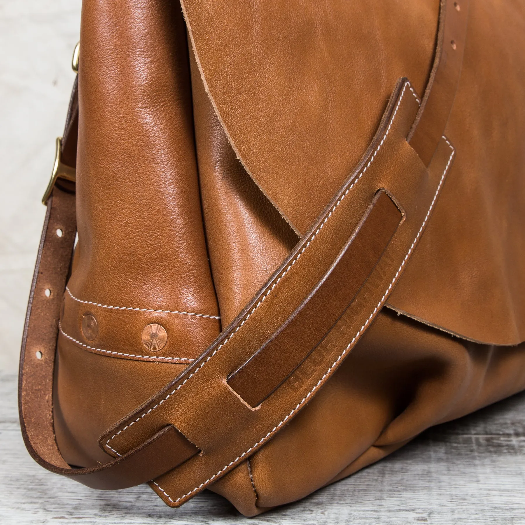 Blue Highway Messenger Bag Veg Tan Leather Cognac