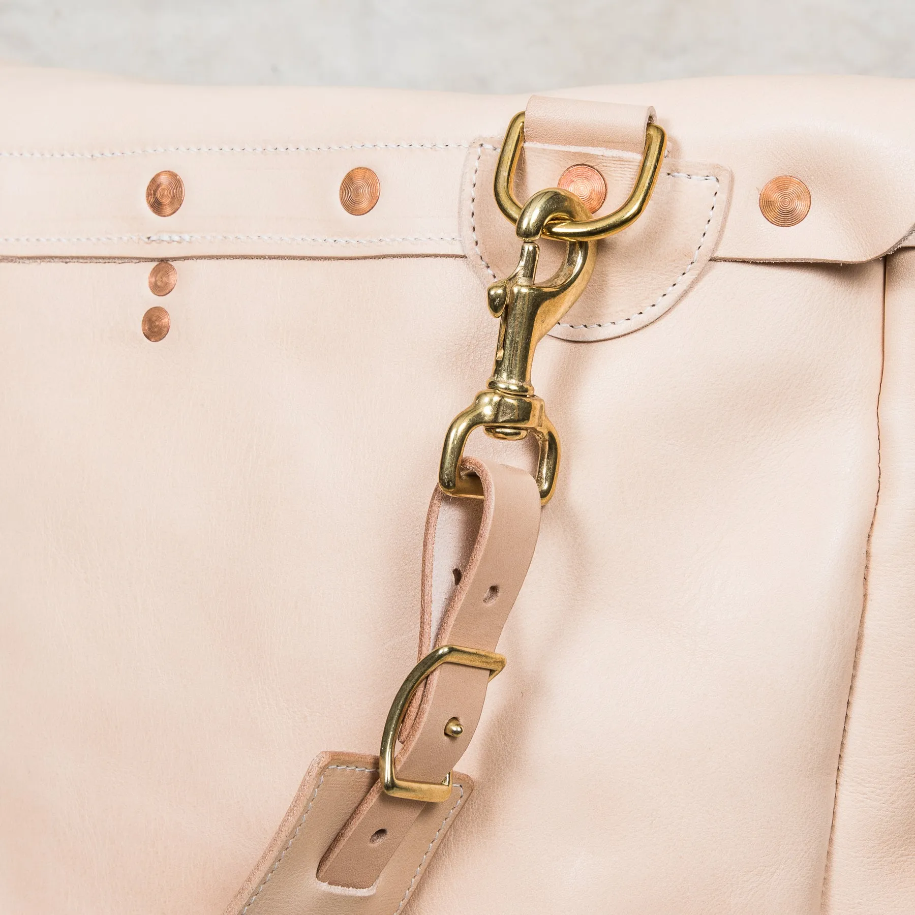 Blue Highway Messenger Bag Veg Tan Leather Natural
