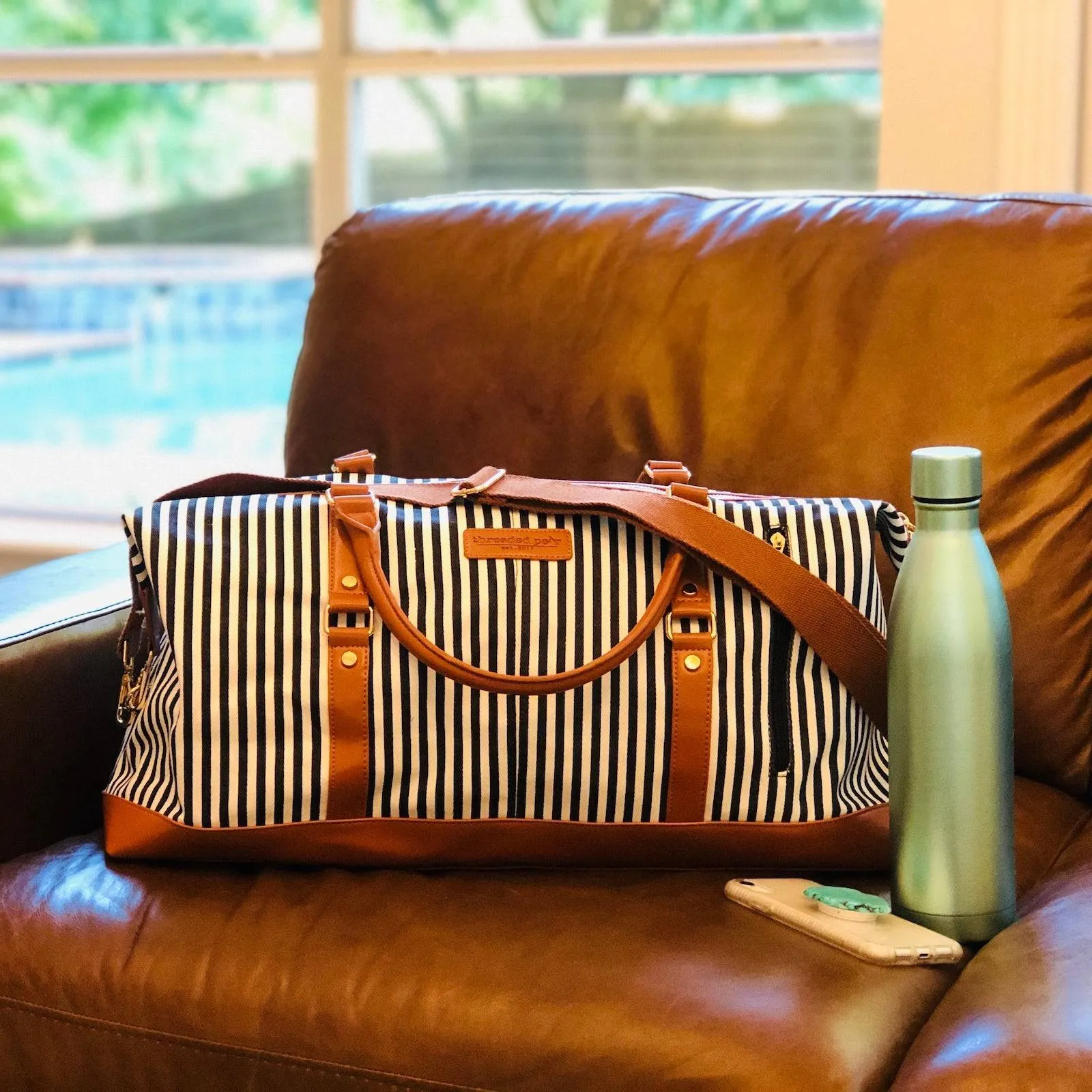 Canvas Weekender: The Ultimate Bag for Every Journey