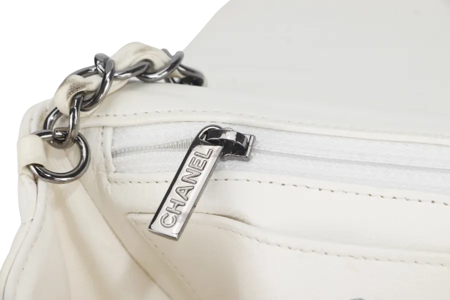 CHANEL QUILTING ENCHAINED FLAP BAG (1968xxxx) WHITE LAMBSKIN LEATHER SILVER HARDWARE WITH CARD, DUST COVER AND BOX