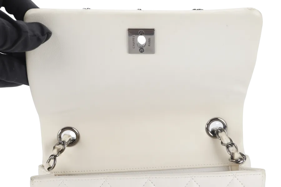 CHANEL QUILTING ENCHAINED FLAP BAG (1968xxxx) WHITE LAMBSKIN LEATHER SILVER HARDWARE WITH CARD, DUST COVER AND BOX