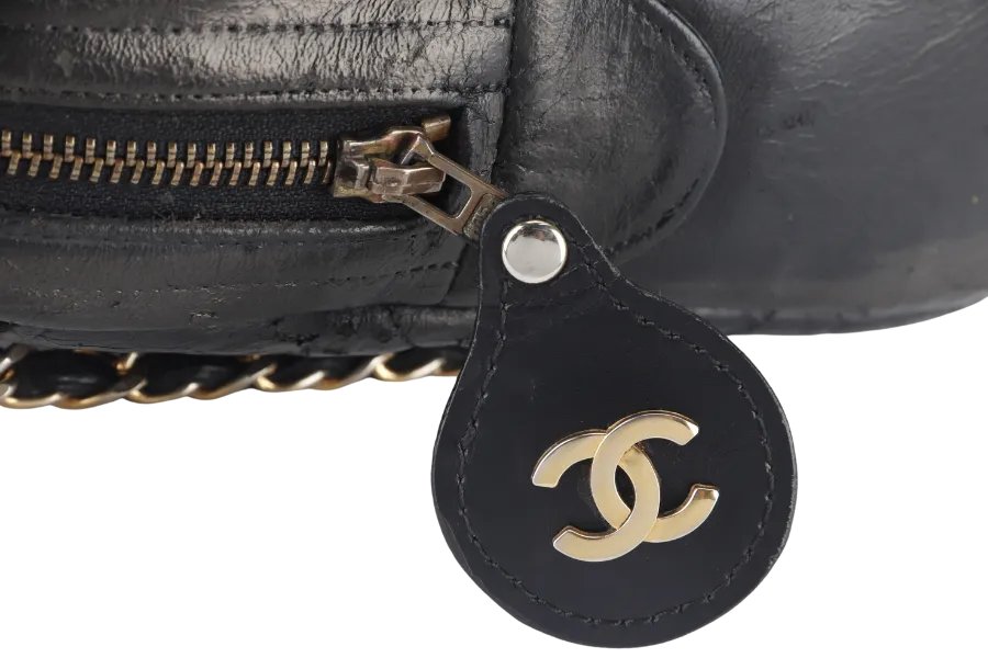 CHANEL VINTAGE CAMERA BAG (117xxxx) MEDIUM BLACK LAMBSKIN QUILTED GOLD HARDWARE NO DUST COVER