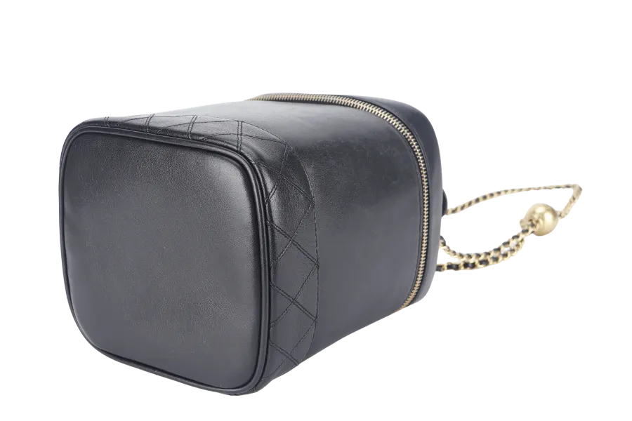 CHANEL VINTAGE VANITY CASE (411xxxx) BLACK LAMBSKIN LEATHER GOLD HARDWARE WITH THIRD PARTY CHAIN, COMPARTMENT AND CARD