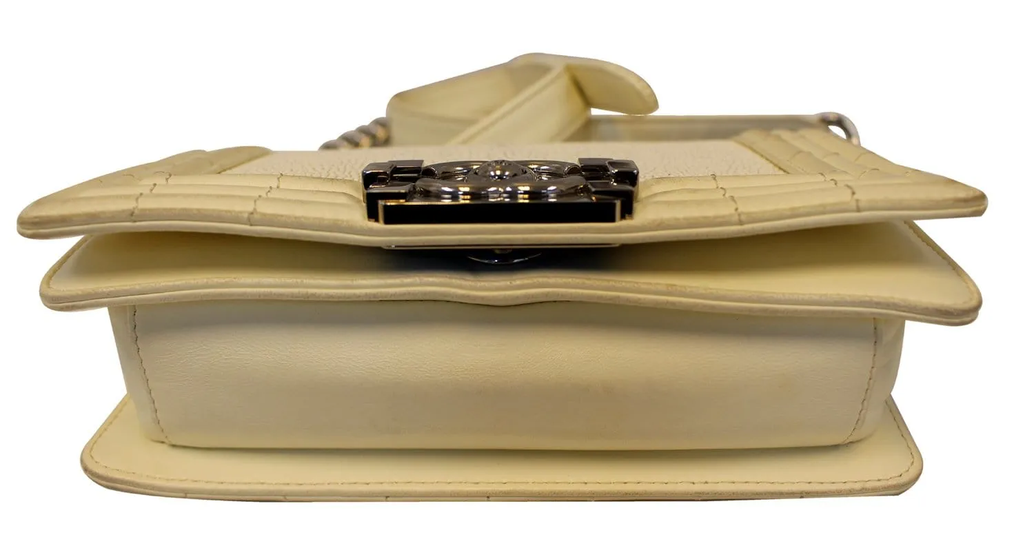 Chanel White Boy Stingray Leather small sample Crossbody Bag - Sale