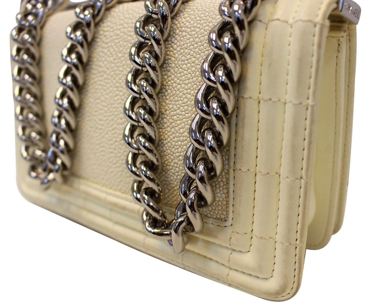 Chanel White Boy Stingray Leather small sample Crossbody Bag - Sale