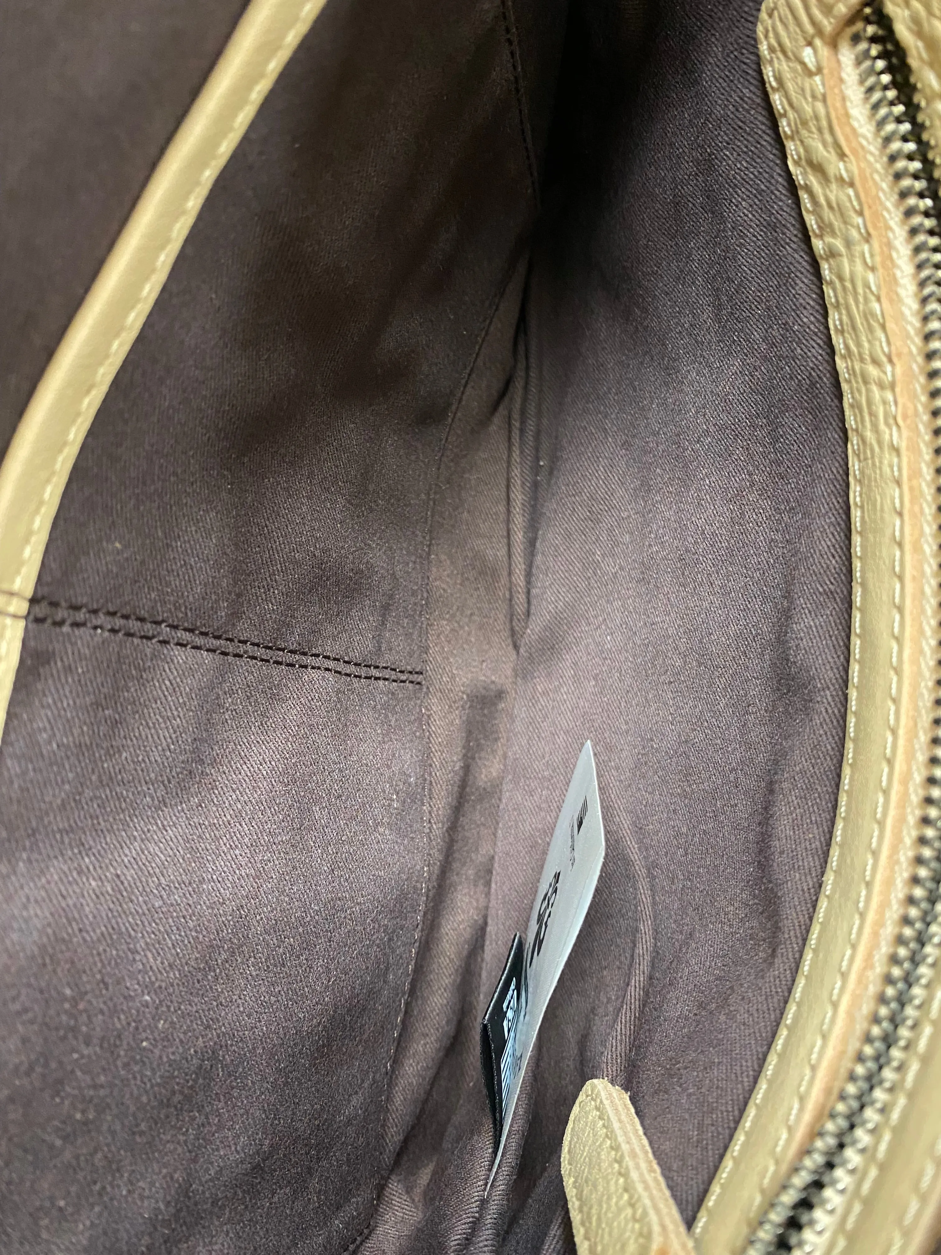 Clutch By Clothes Mentor  Size: Large