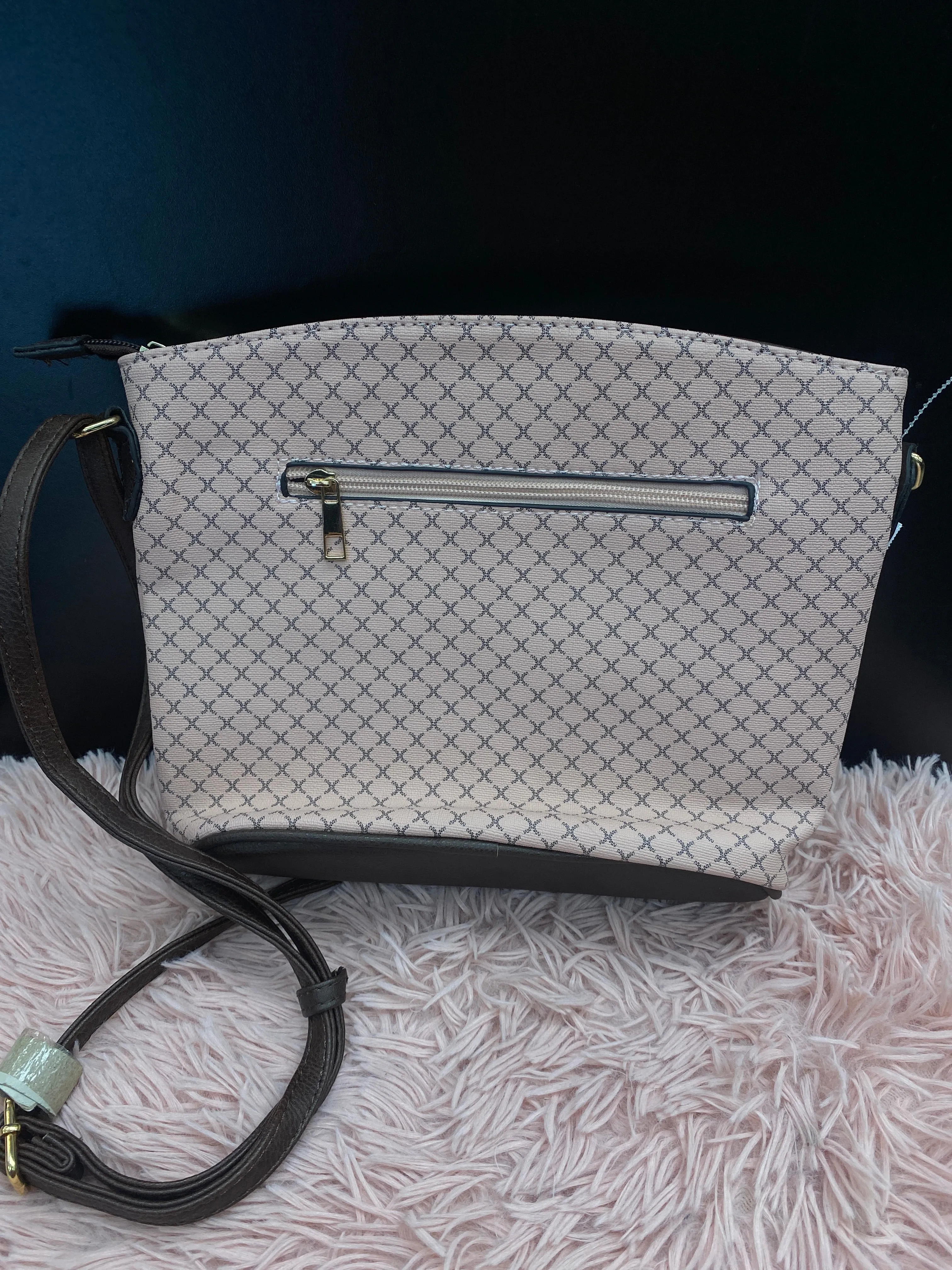 Crossbody By Clothes Mentor, Size: Medium