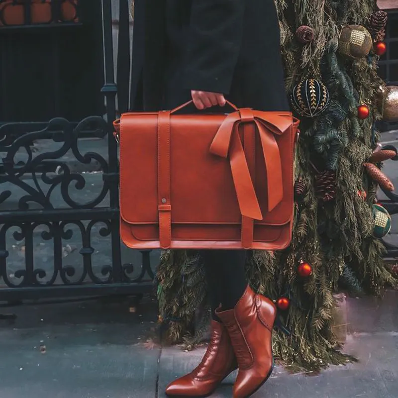 Detachable Bow Boutique Messenger