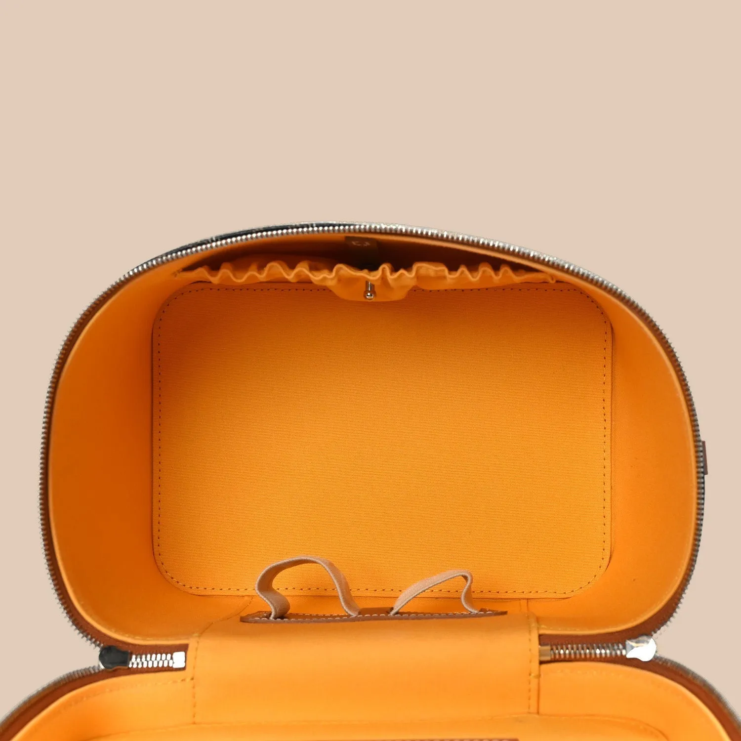 Elegant Vanity Crossbody