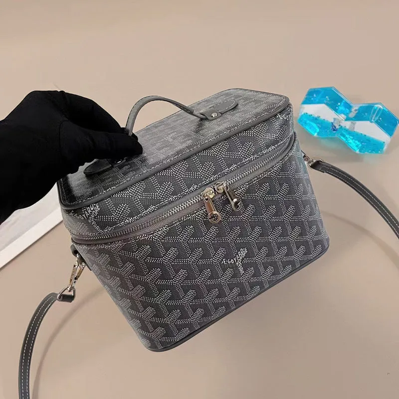 Elegant Vanity Crossbody