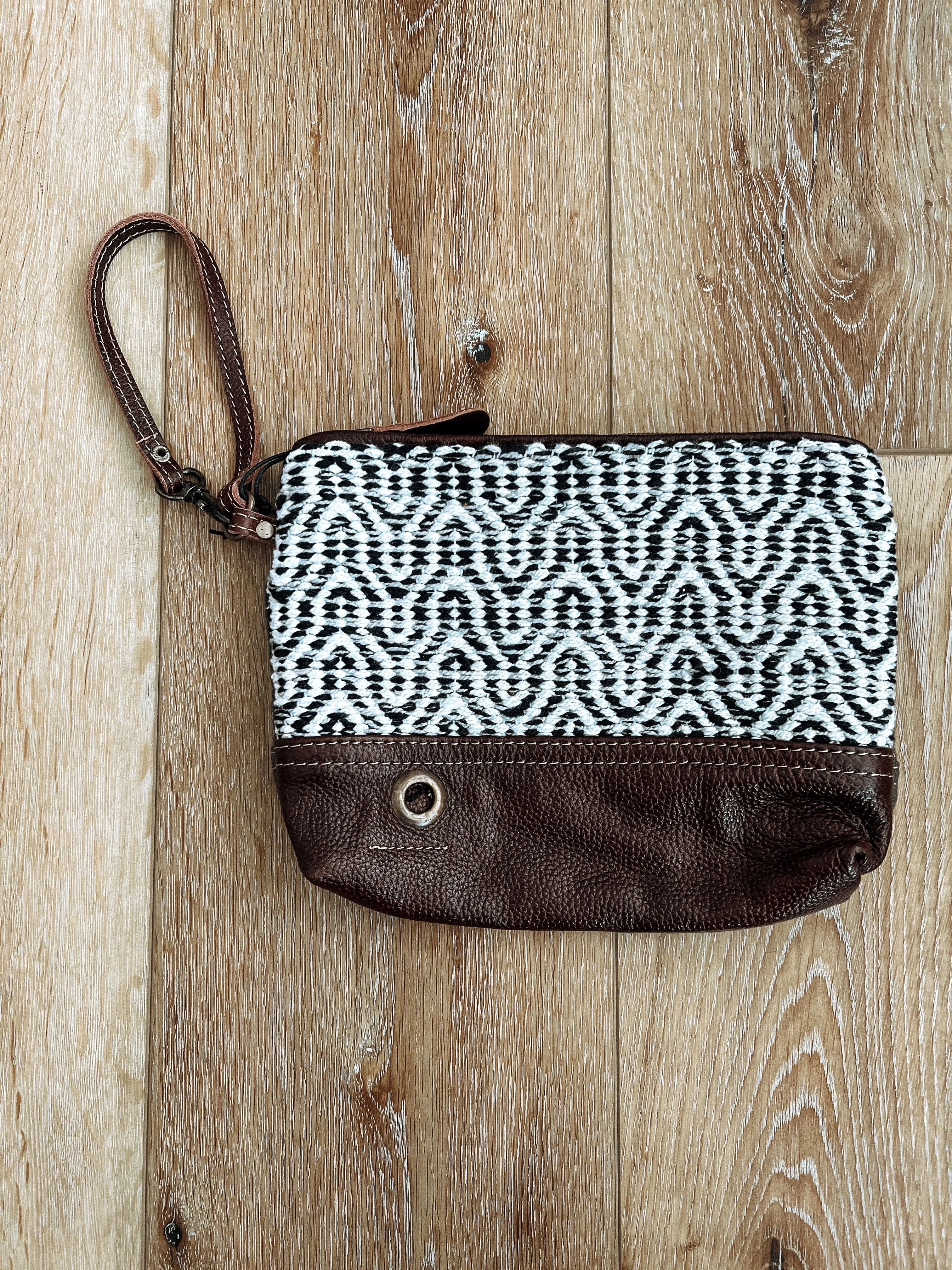 Farmhouse Myra Pouch