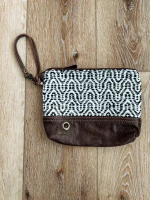 Farmhouse Myra Pouch