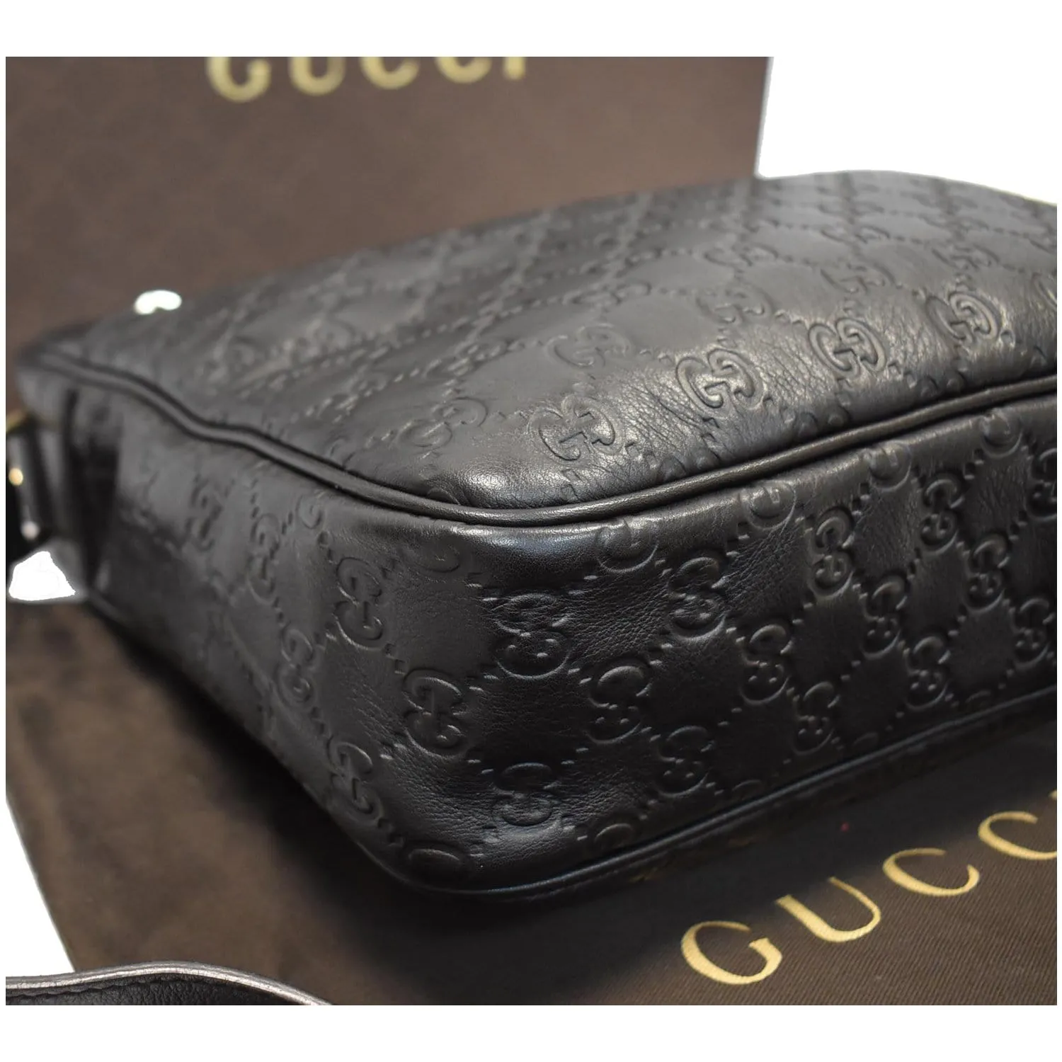 GUCCI Guccissima Leather Messenger Bag Black 201448