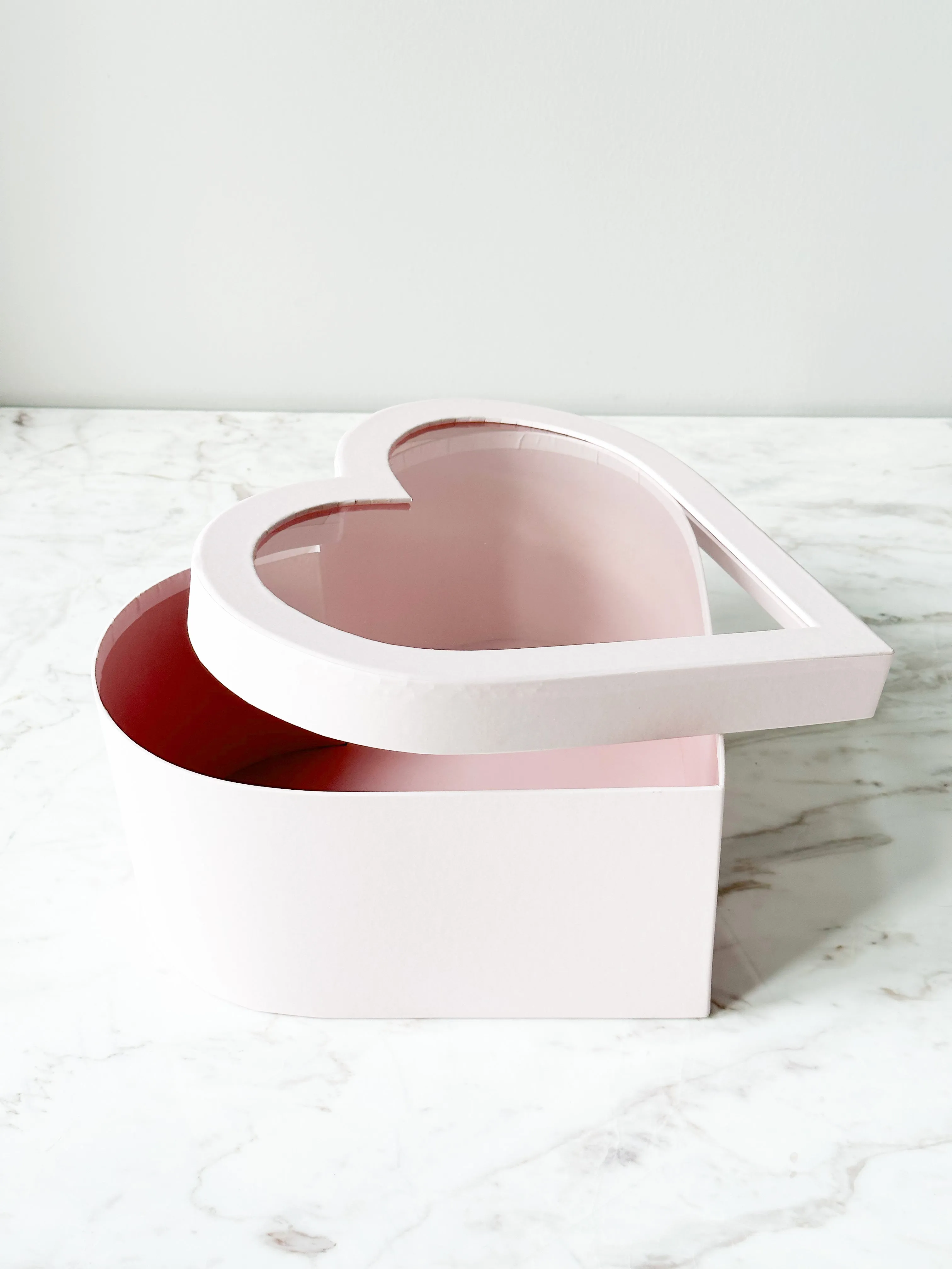 Heart-Shaped Clear Cover Flower & Gift Box