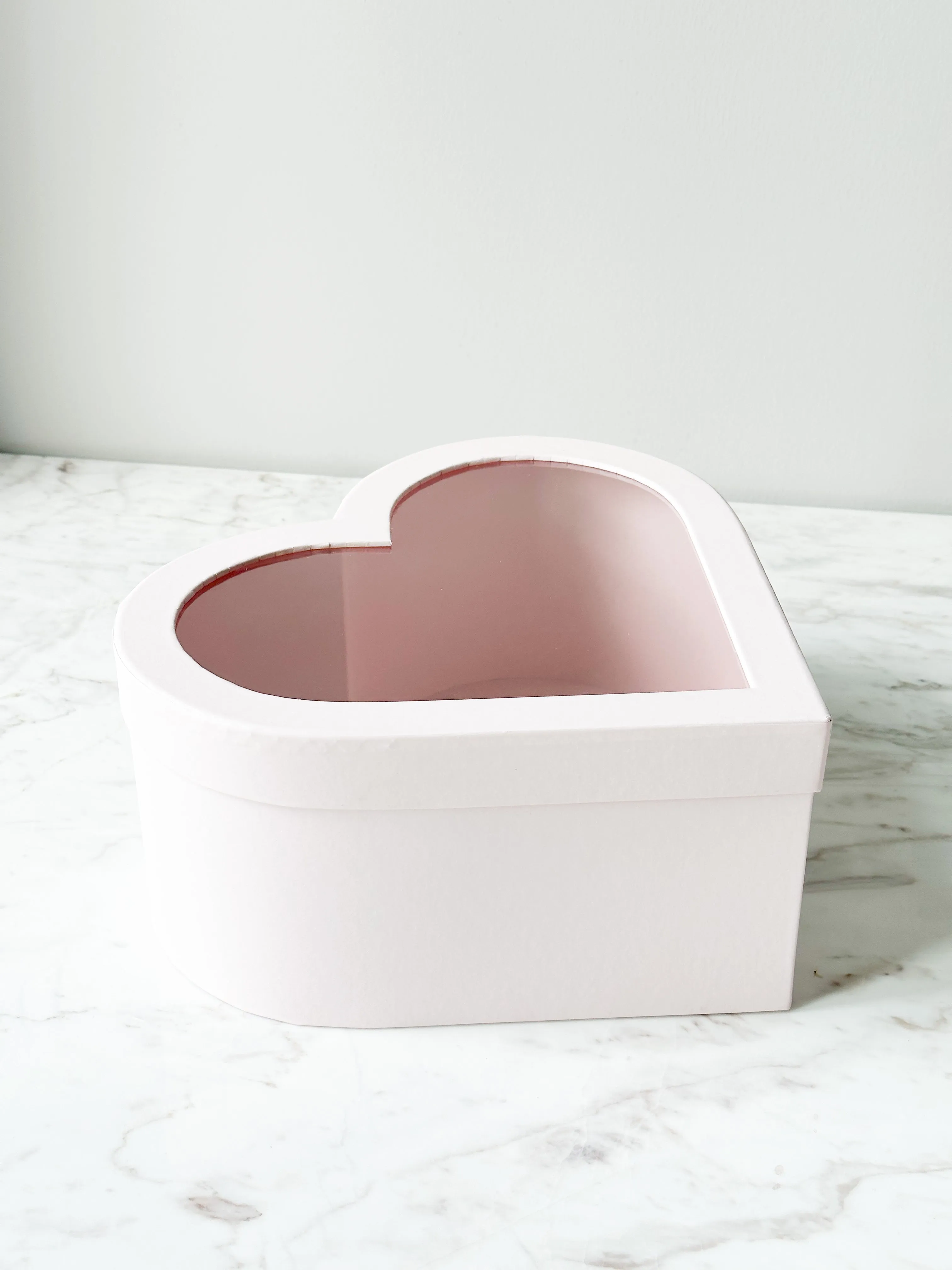 Heart-Shaped Clear Cover Flower & Gift Box