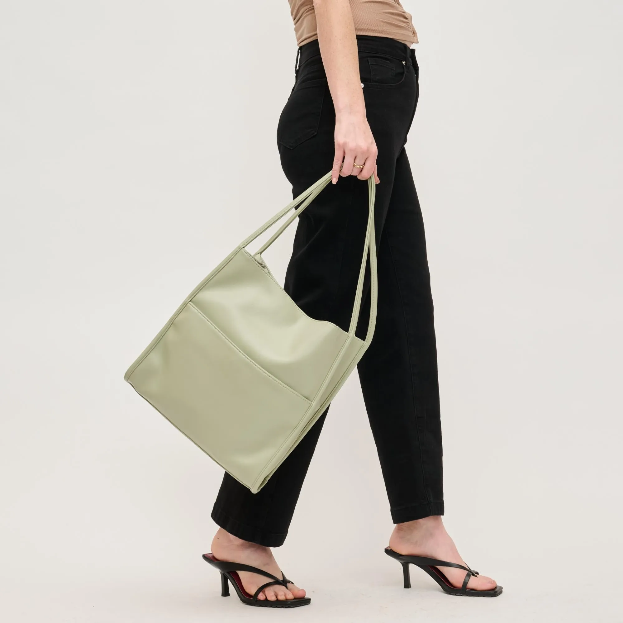 Hera Tote
