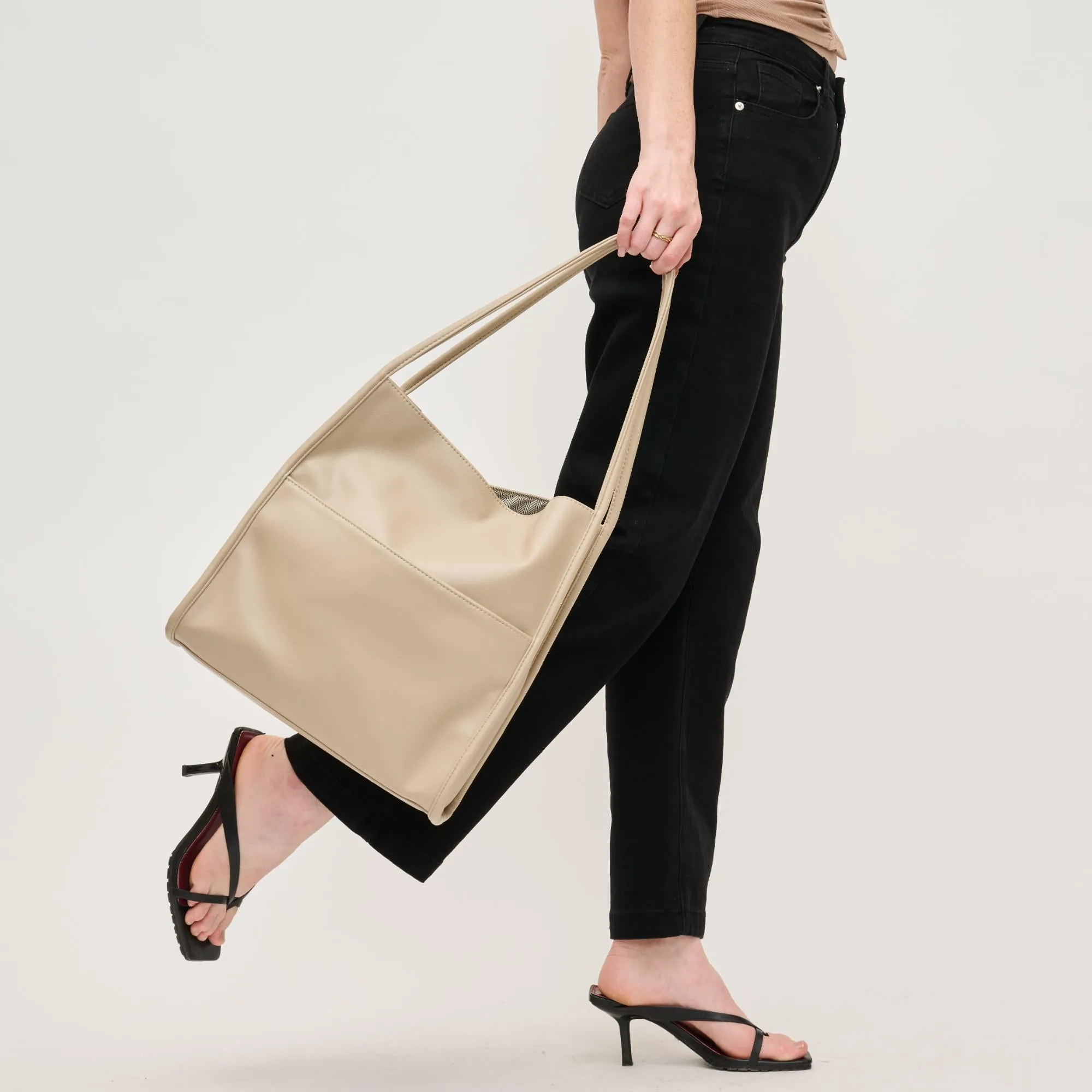 Hera Tote