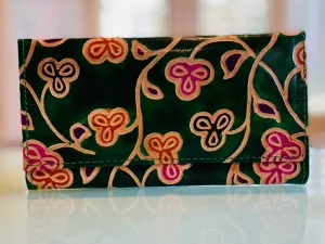 LEATHER WALLET GREEN BACKGROUND WITH FLOWERS
