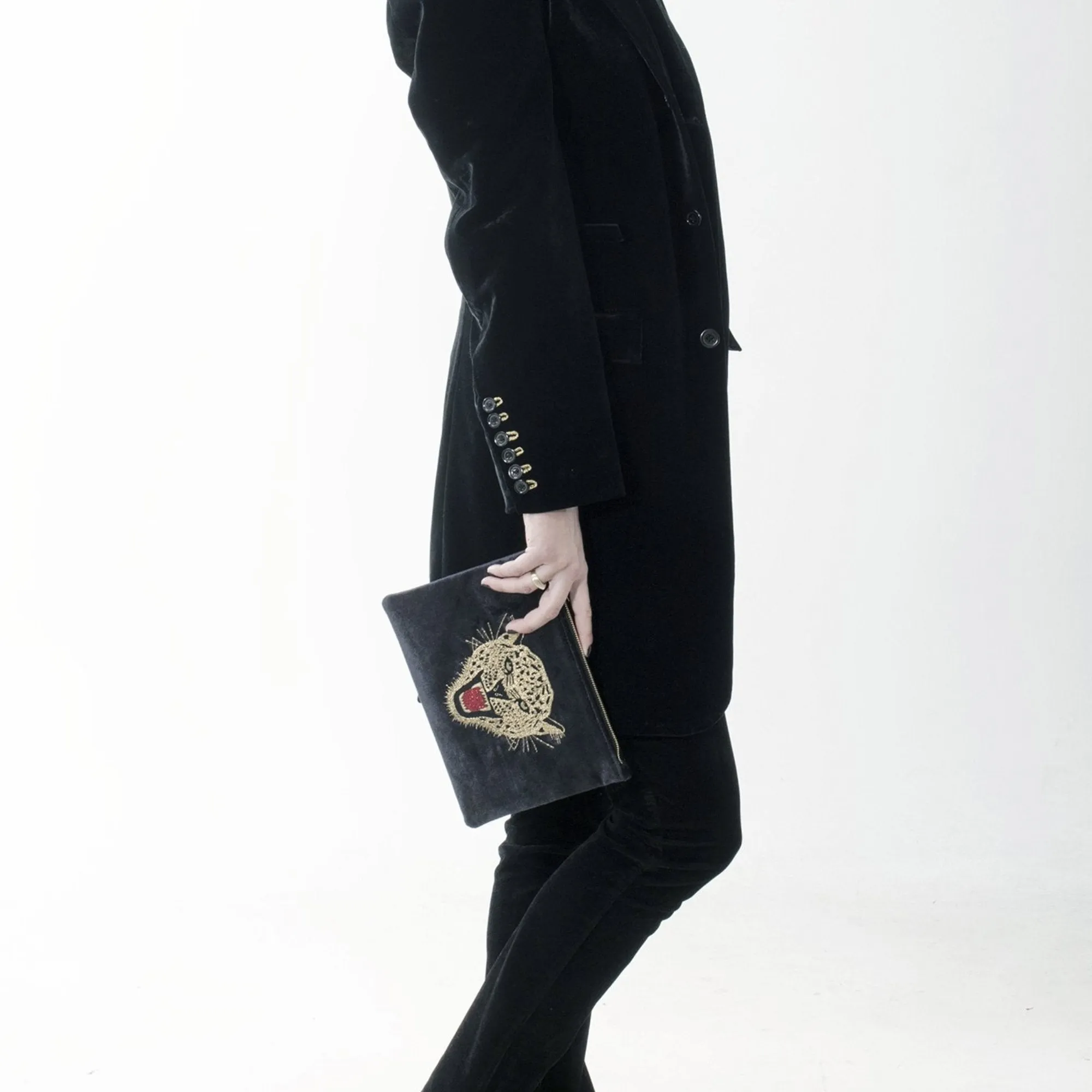 LEOPARD EMBROIDERED CLUTCH BAG