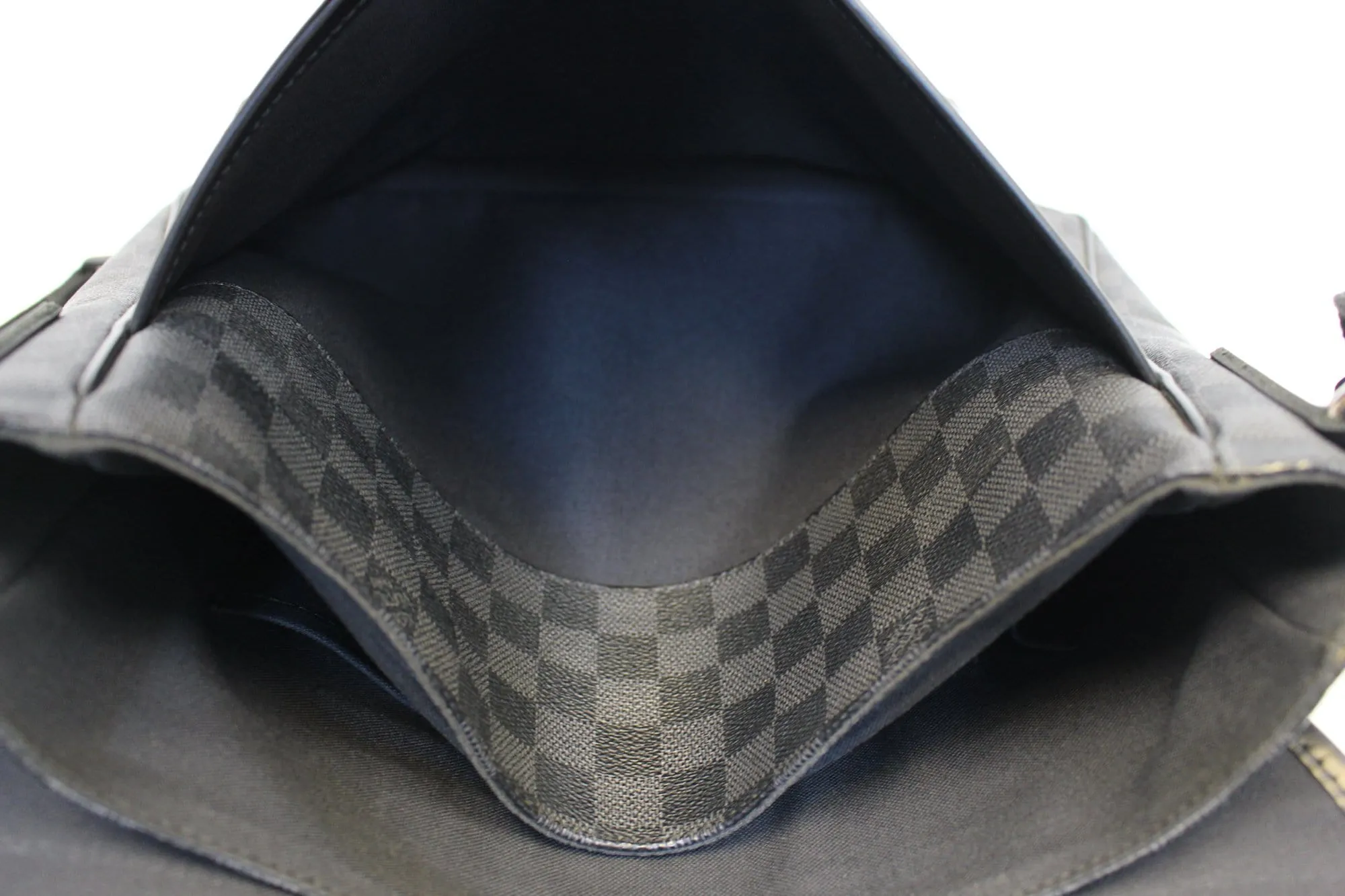LOUIS VUITTON Daniel MM Damier Graphite  Messenger Bag