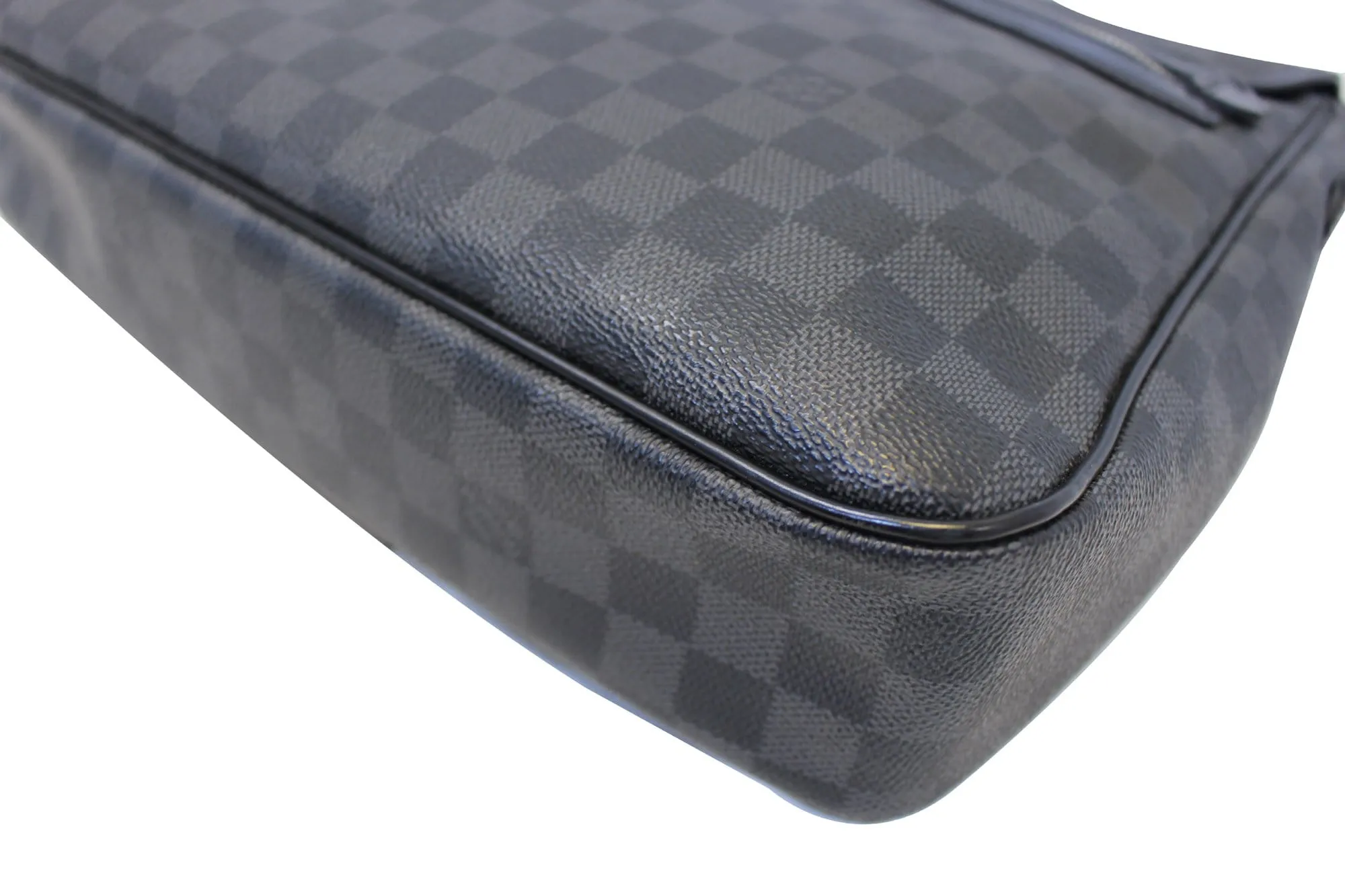 LOUIS VUITTON Daniel MM Damier Graphite  Messenger Bag