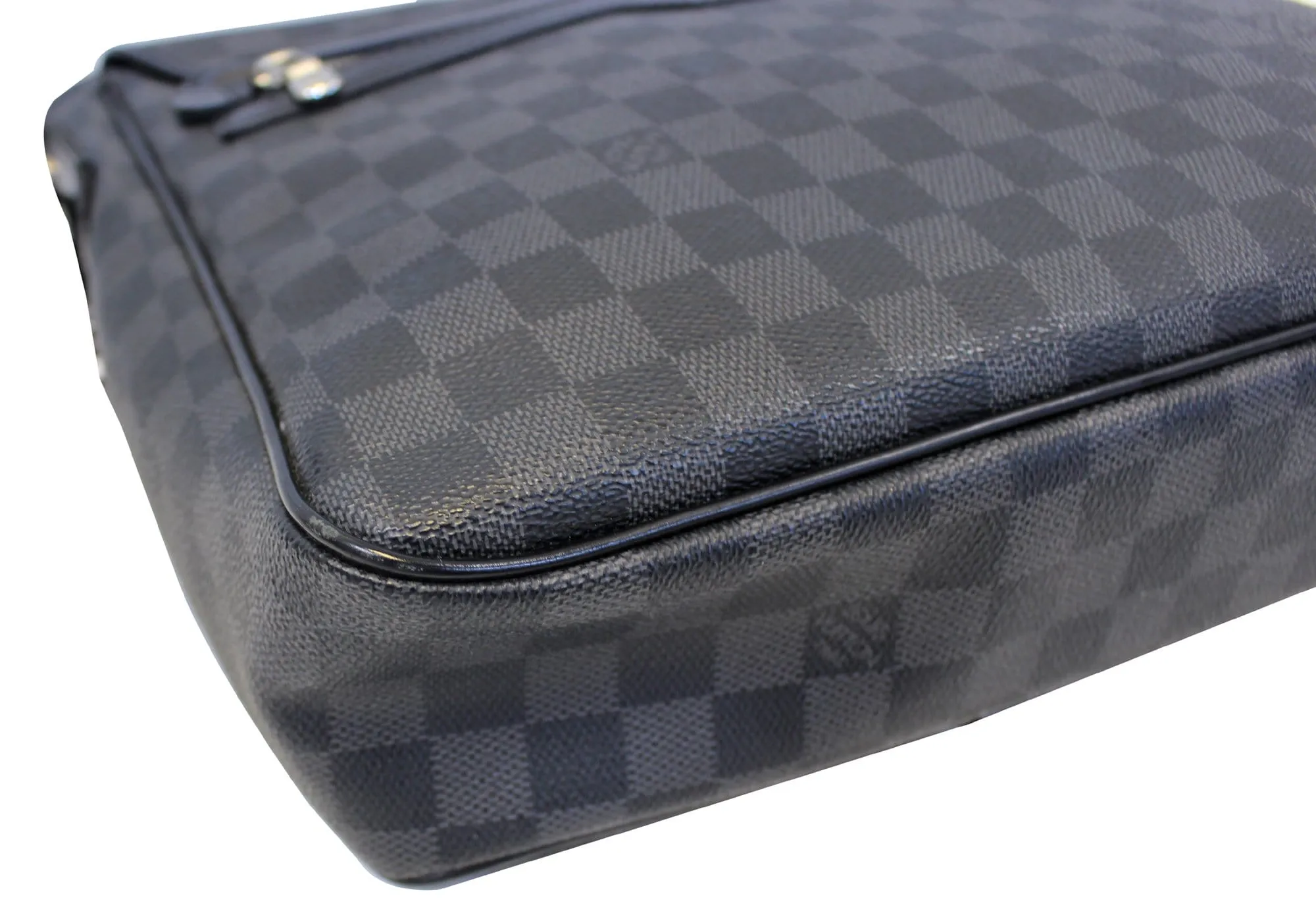 LOUIS VUITTON Daniel MM Damier Graphite  Messenger Bag