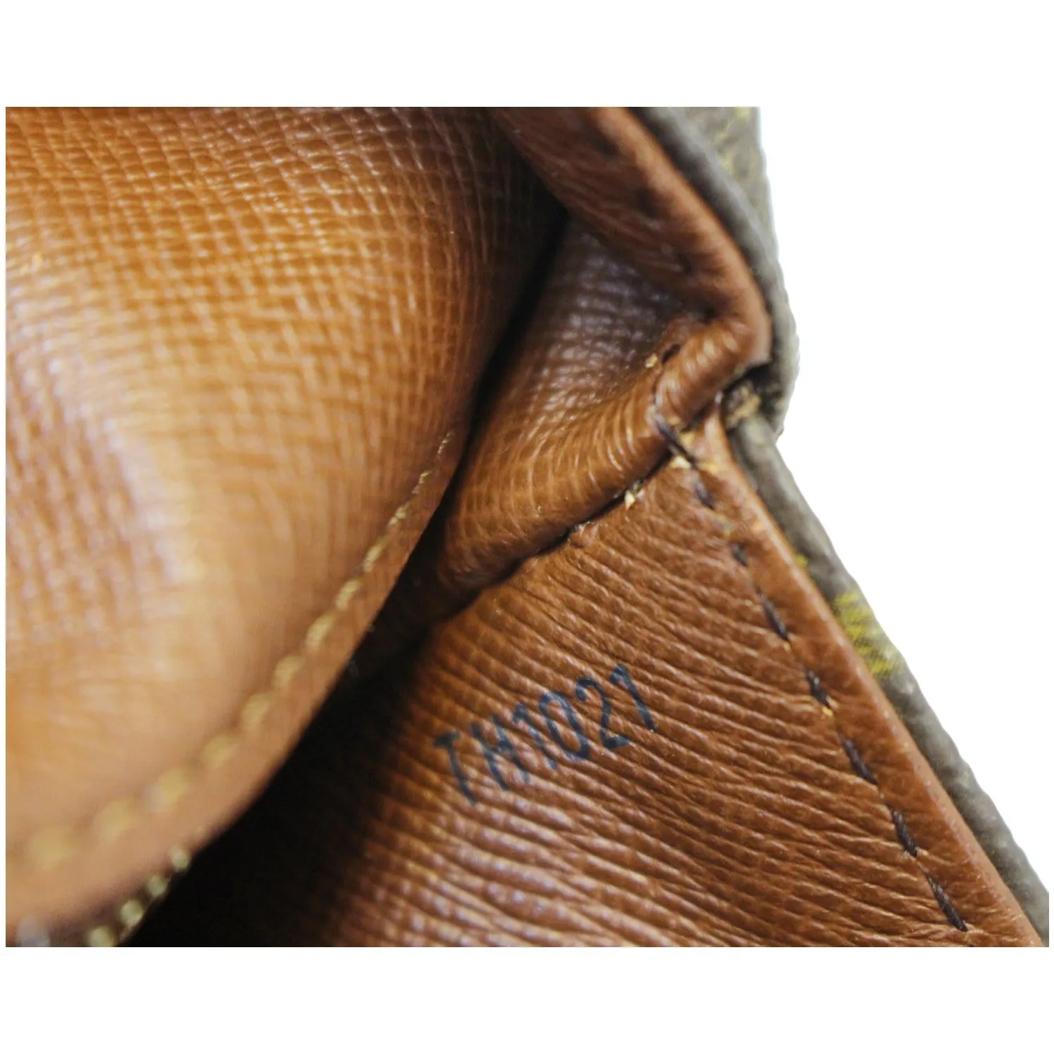 LOUIS VUITTON Saint Cloud GM Monogram Canvas Crossbody Bag