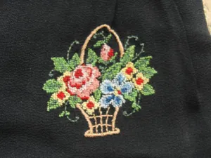 LOVELY Antique Petit Point Purse, Colorful Basket of Roses Flowers Handbag,Evening Bag,Collectible Vintage Evening Purses Boudoir Decor