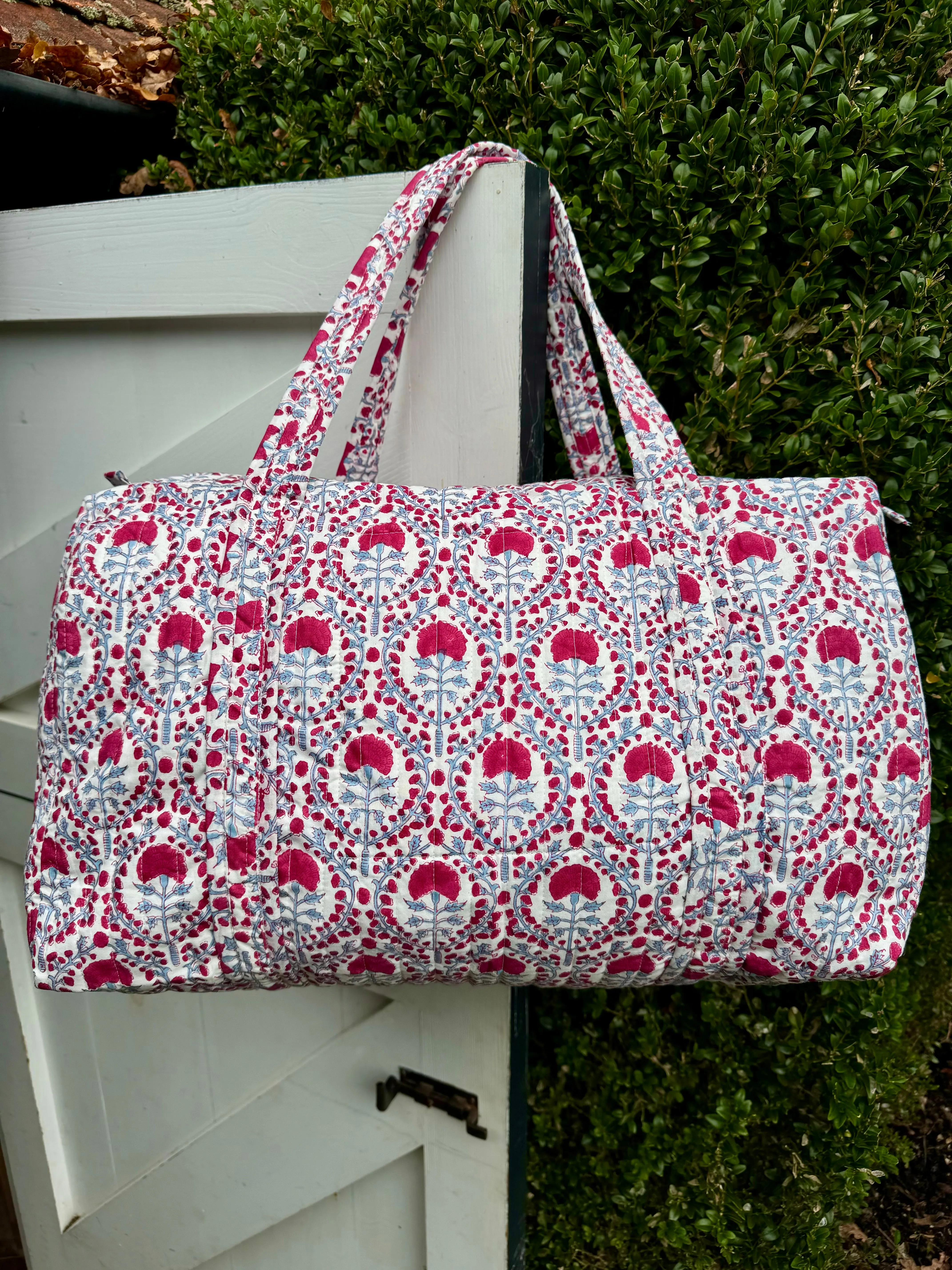RASPBERRY AND BLUE TRELLIS WEEKEND BAG