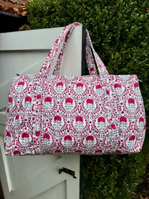 RASPBERRY AND BLUE TRELLIS WEEKEND BAG