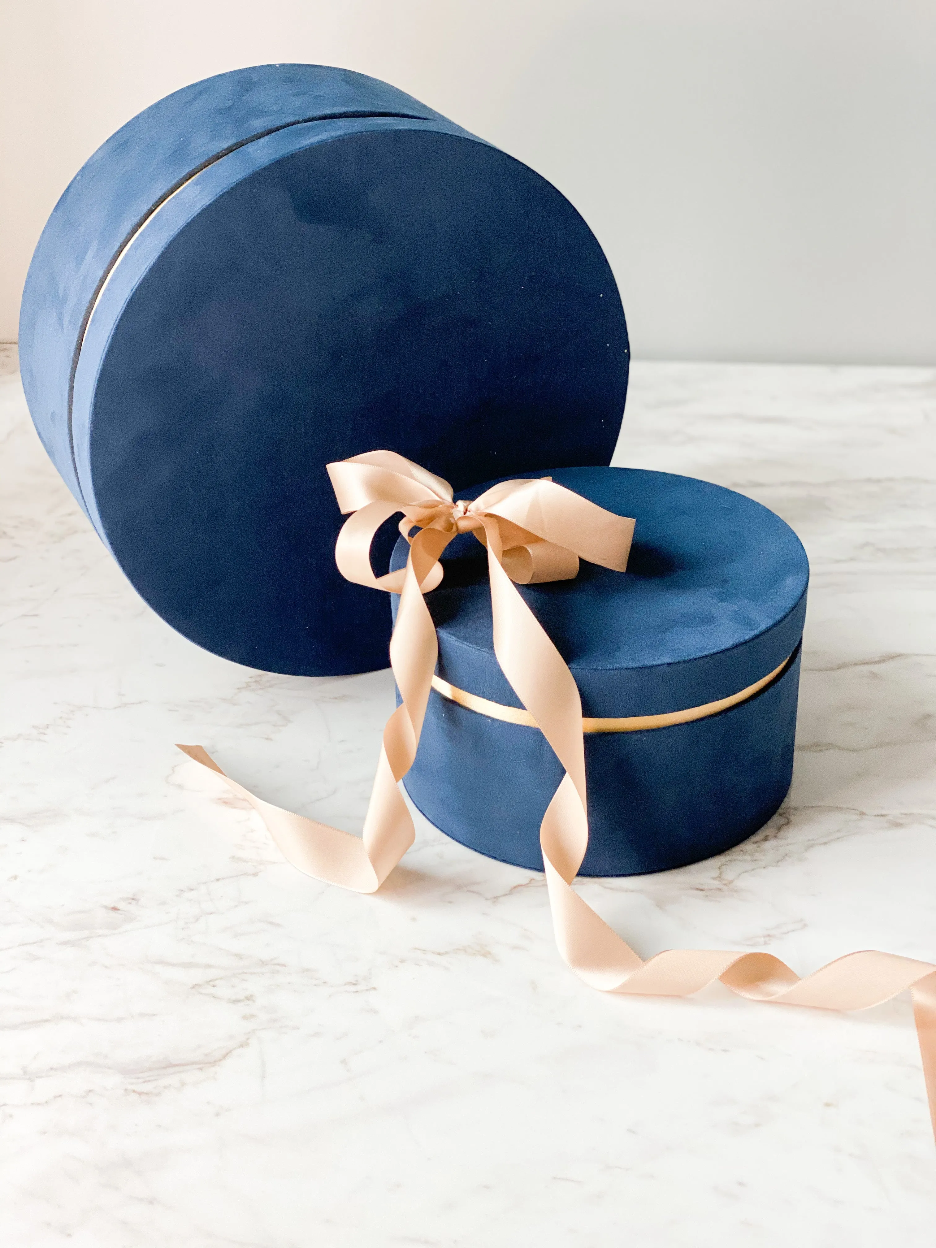 Round Velvet Packaging Box With Smooth Edge (7 Colors available)