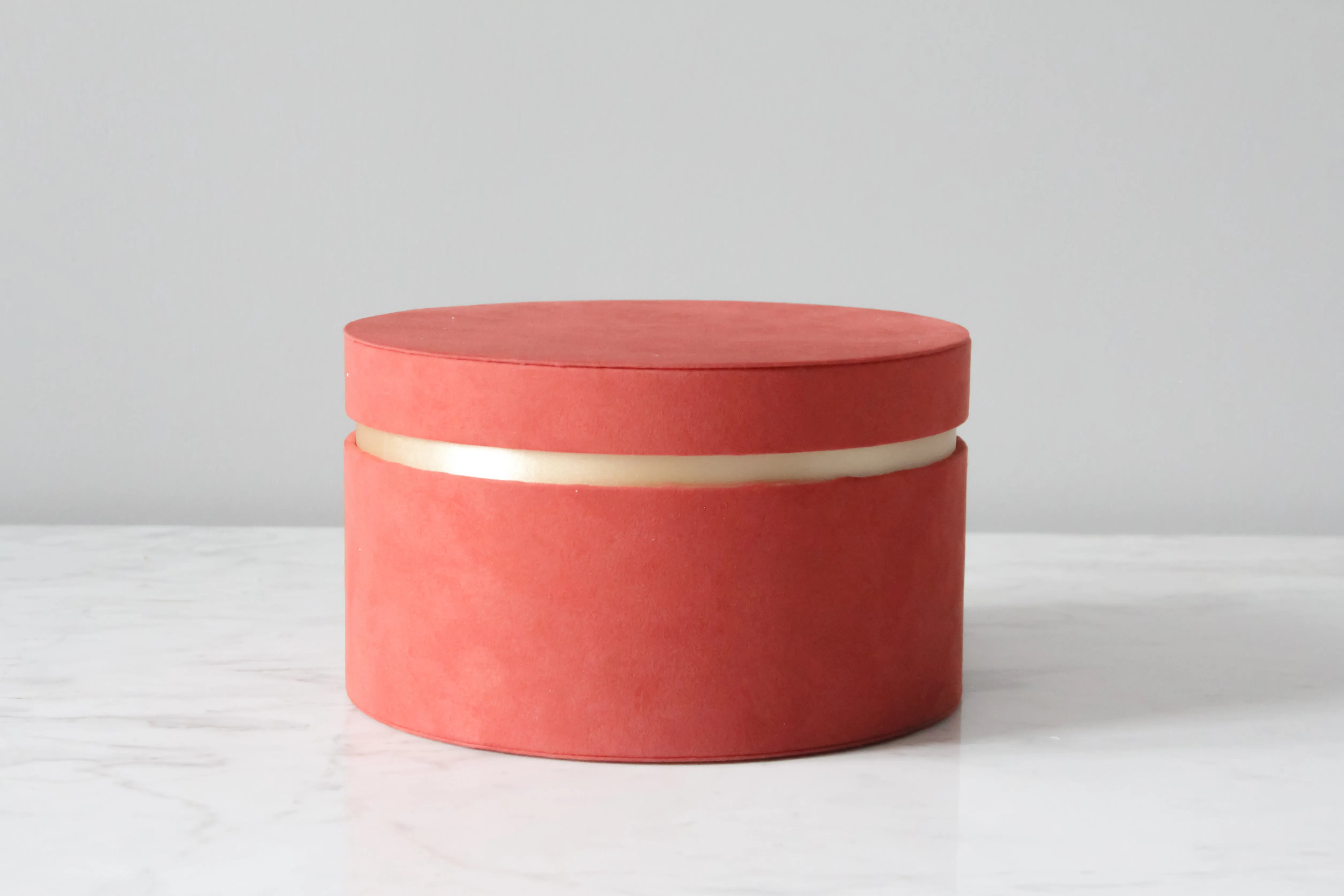 Round Velvet Packaging Box With Smooth Edge (7 Colors available)
