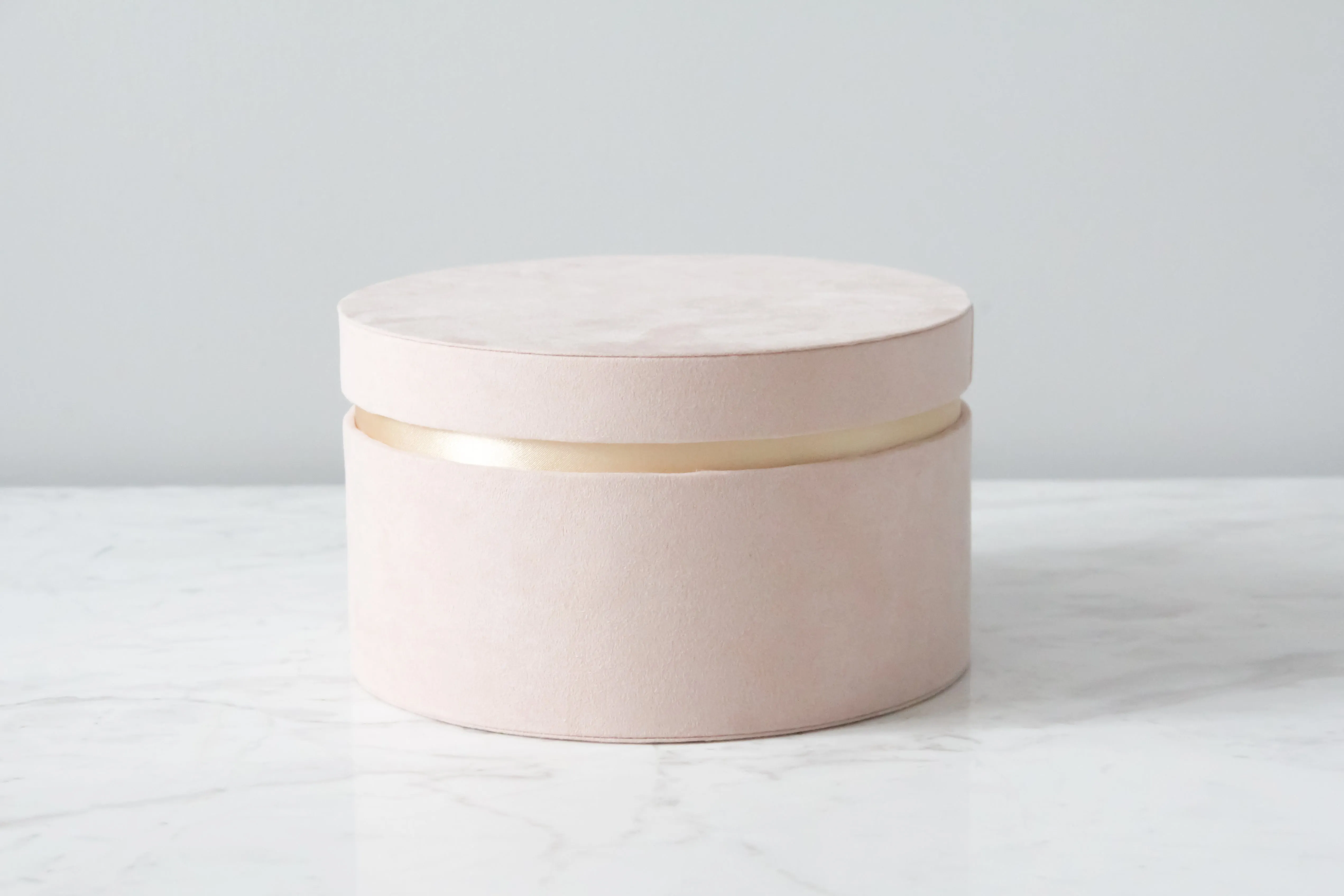 Round Velvet Packaging Box With Smooth Edge (7 Colors available)