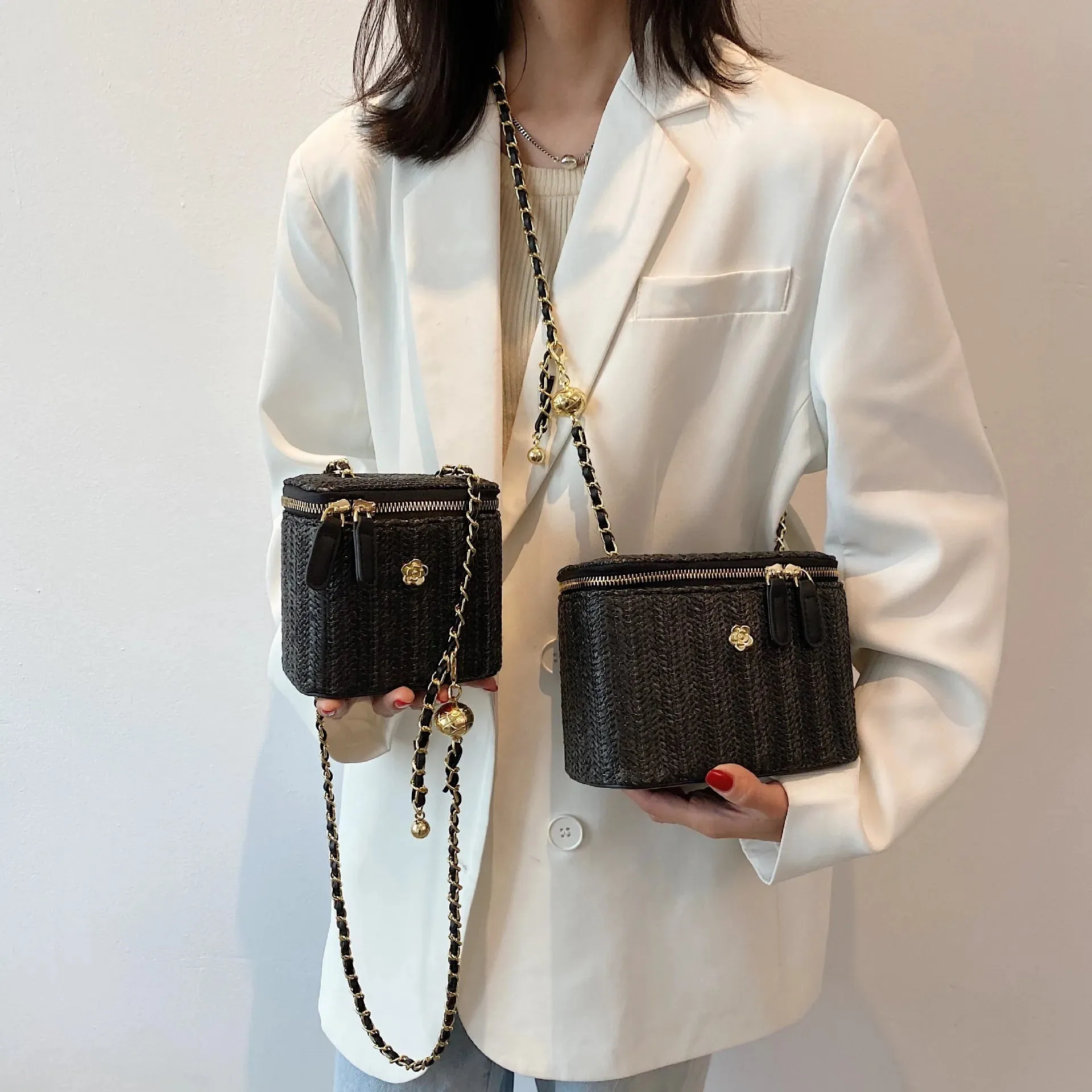 Straw Bucket Crossbody Bag - Fashion Weave Handbag with Chain Chic Shoulder Bags Purses