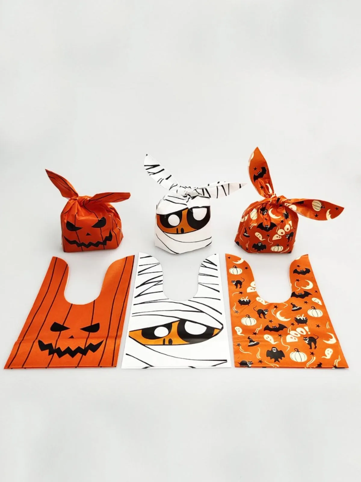 Sweet Delights 50-Piece Halloween Gift Bags