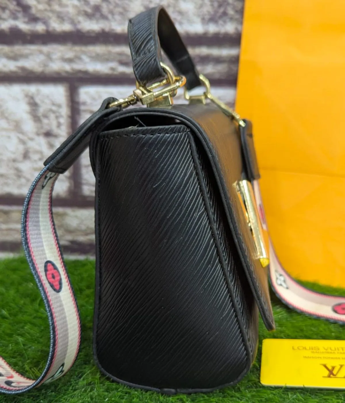 Twist MM Handle Handbags