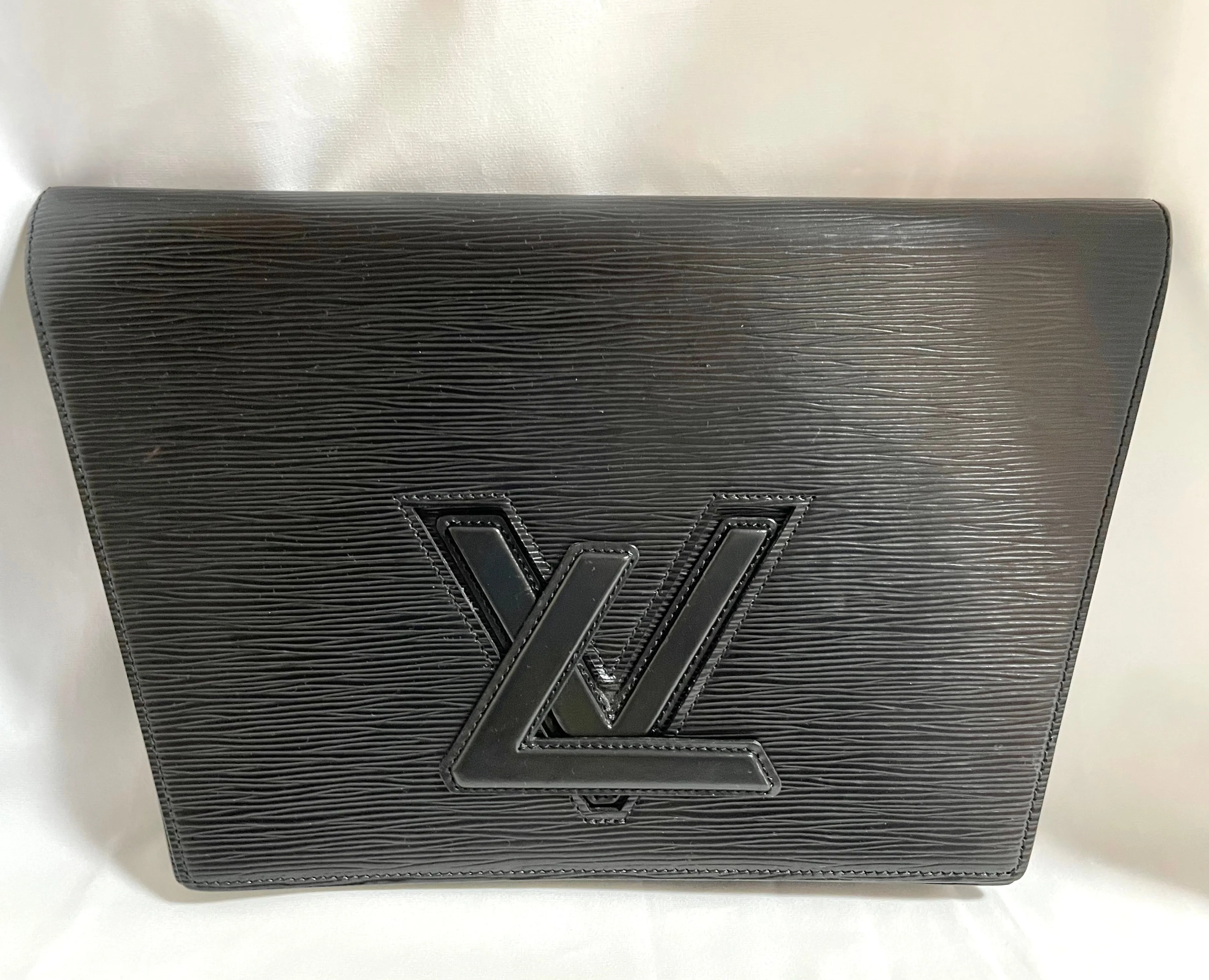 W3. Vintage Louis Vuitton black epi trapezoid mod style clutch bag.  One unique purse from epi line. Unisex and daily use. Trapeze bag. 0407261