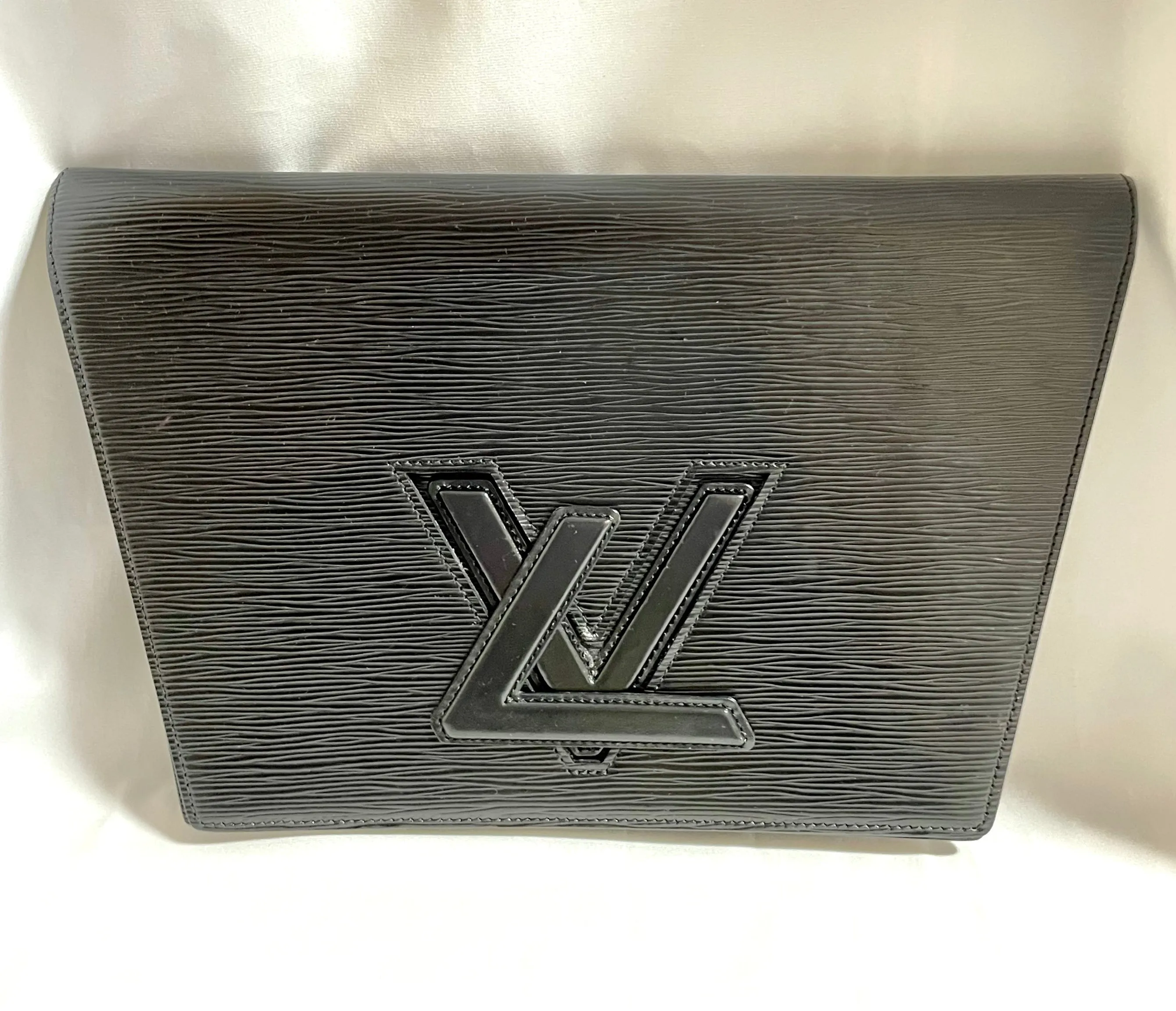 W3. Vintage Louis Vuitton black epi trapezoid mod style clutch bag.  One unique purse from epi line. Unisex and daily use. Trapeze bag. 0407261
