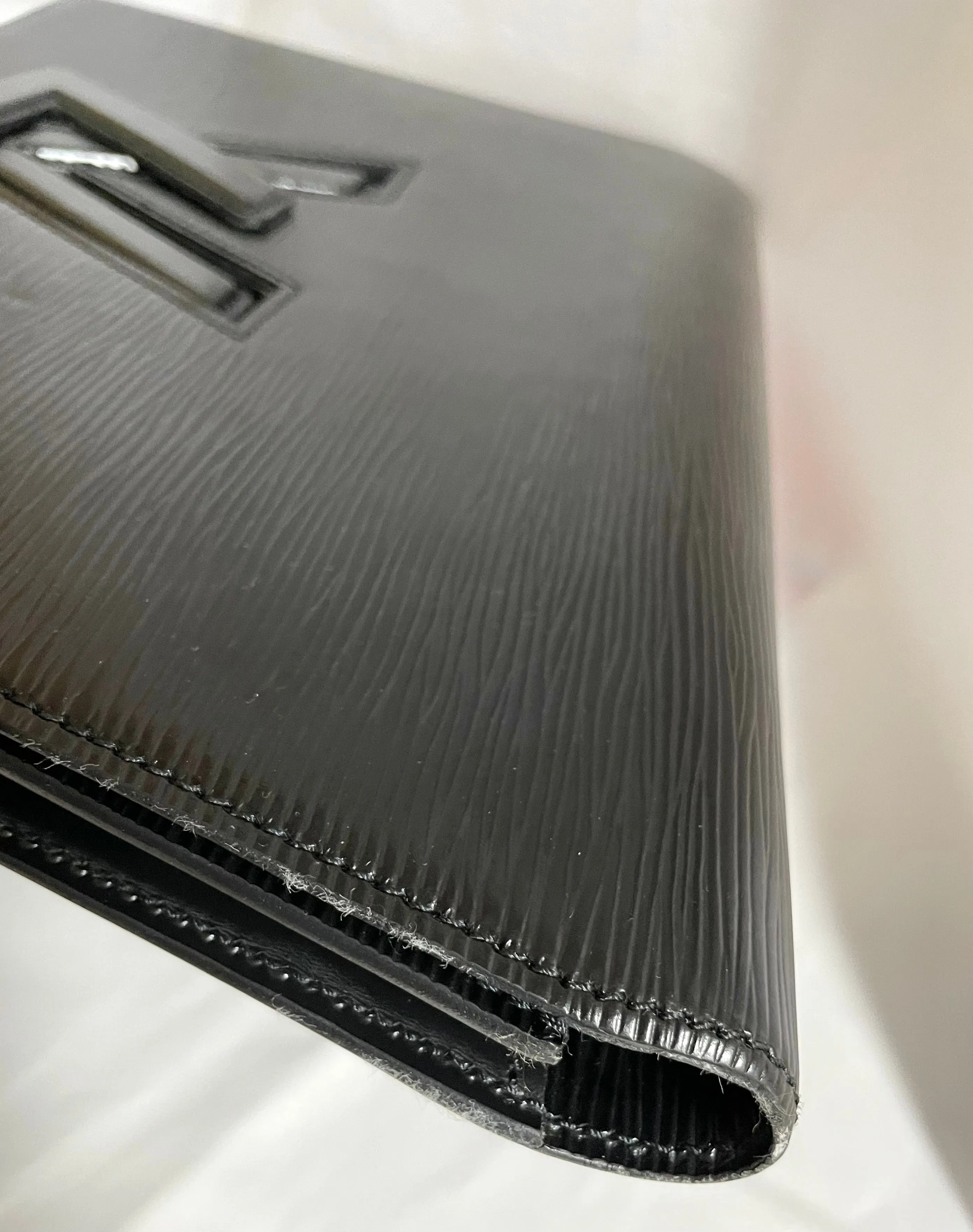 W3. Vintage Louis Vuitton black epi trapezoid mod style clutch bag.  One unique purse from epi line. Unisex and daily use. Trapeze bag. 0407261