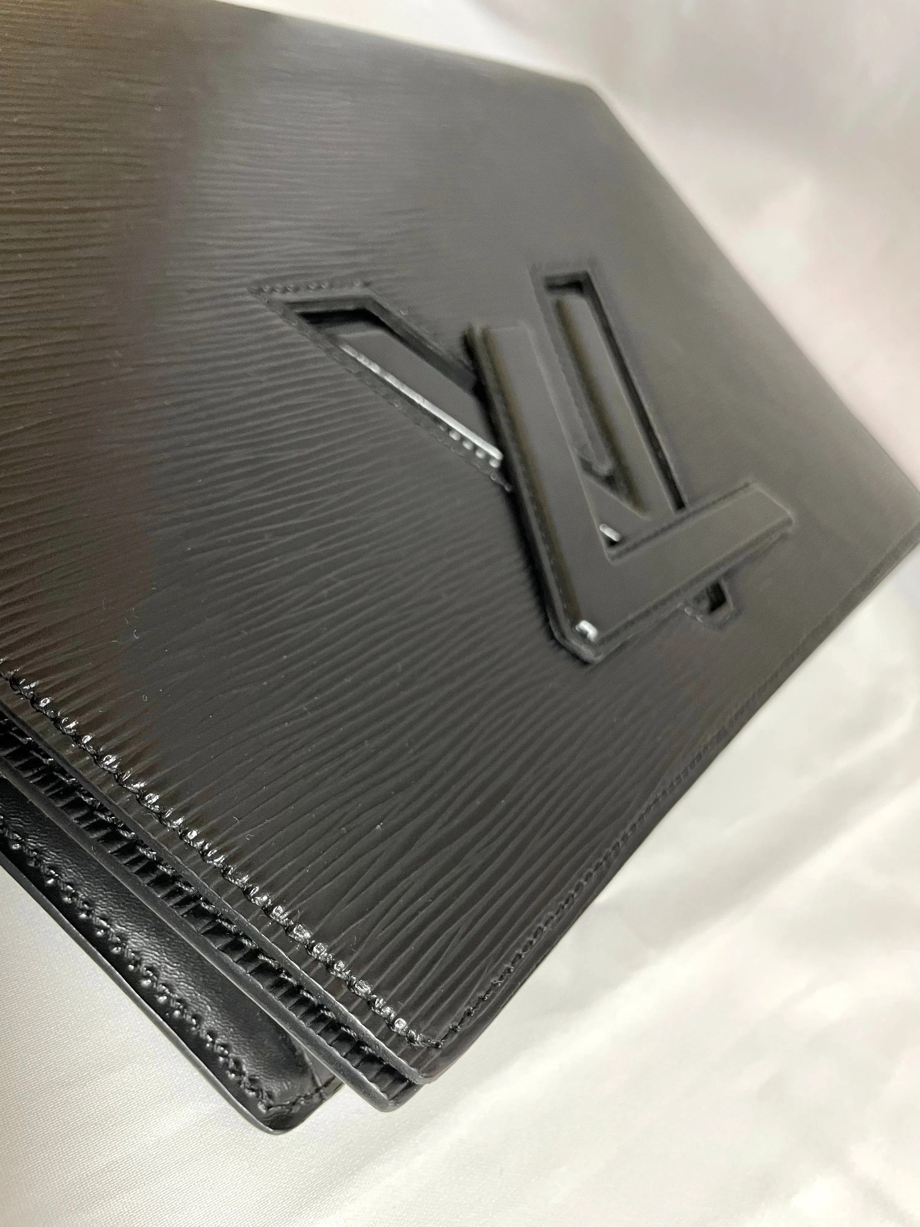 W3. Vintage Louis Vuitton black epi trapezoid mod style clutch bag.  One unique purse from epi line. Unisex and daily use. Trapeze bag. 0407261