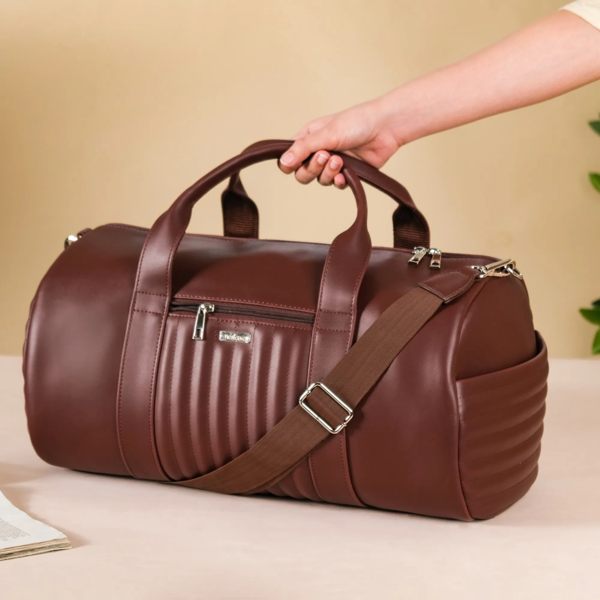 Wanderlust Duffle Bag Brown Large 17x9 Inch