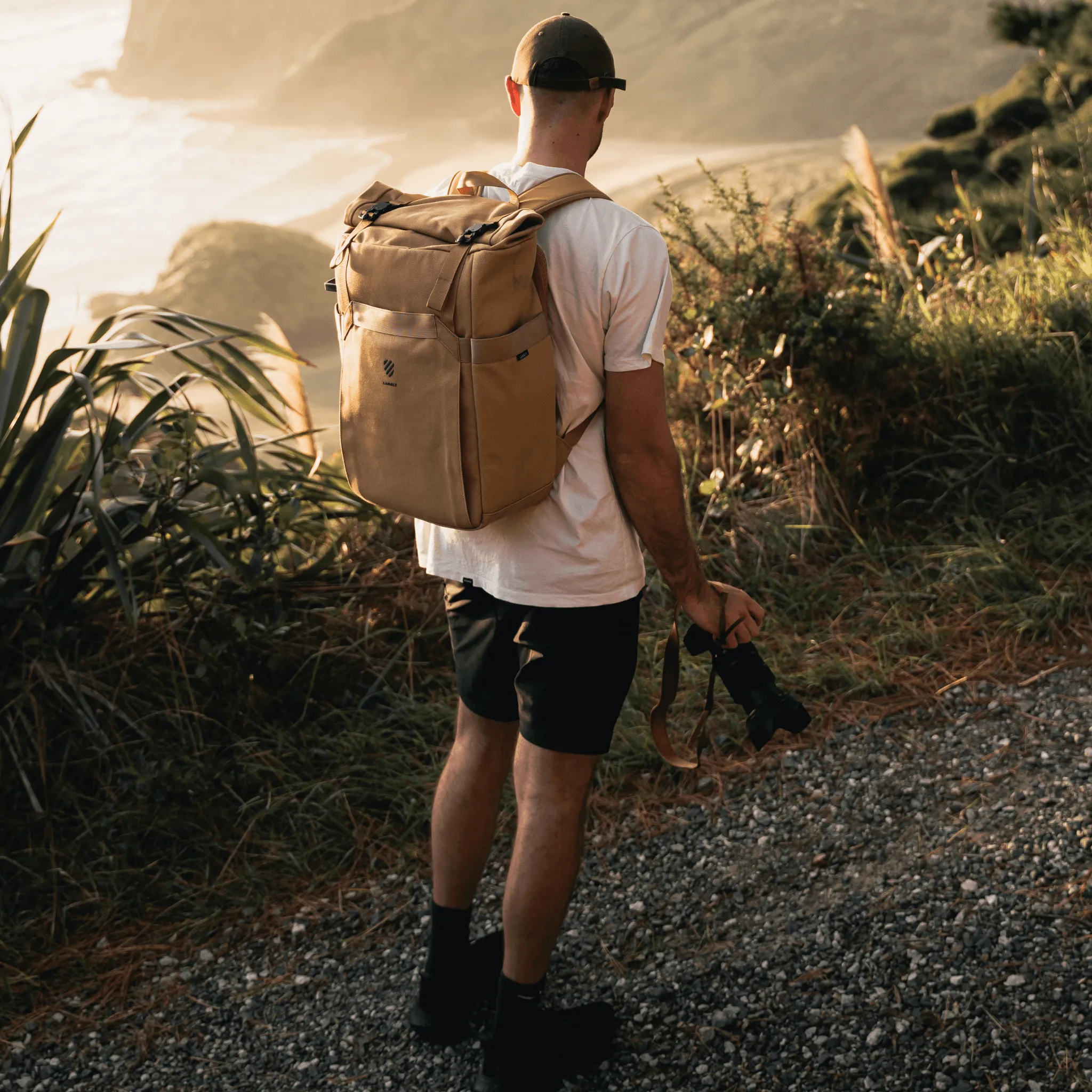 Weekender Backpack With Camera Cube