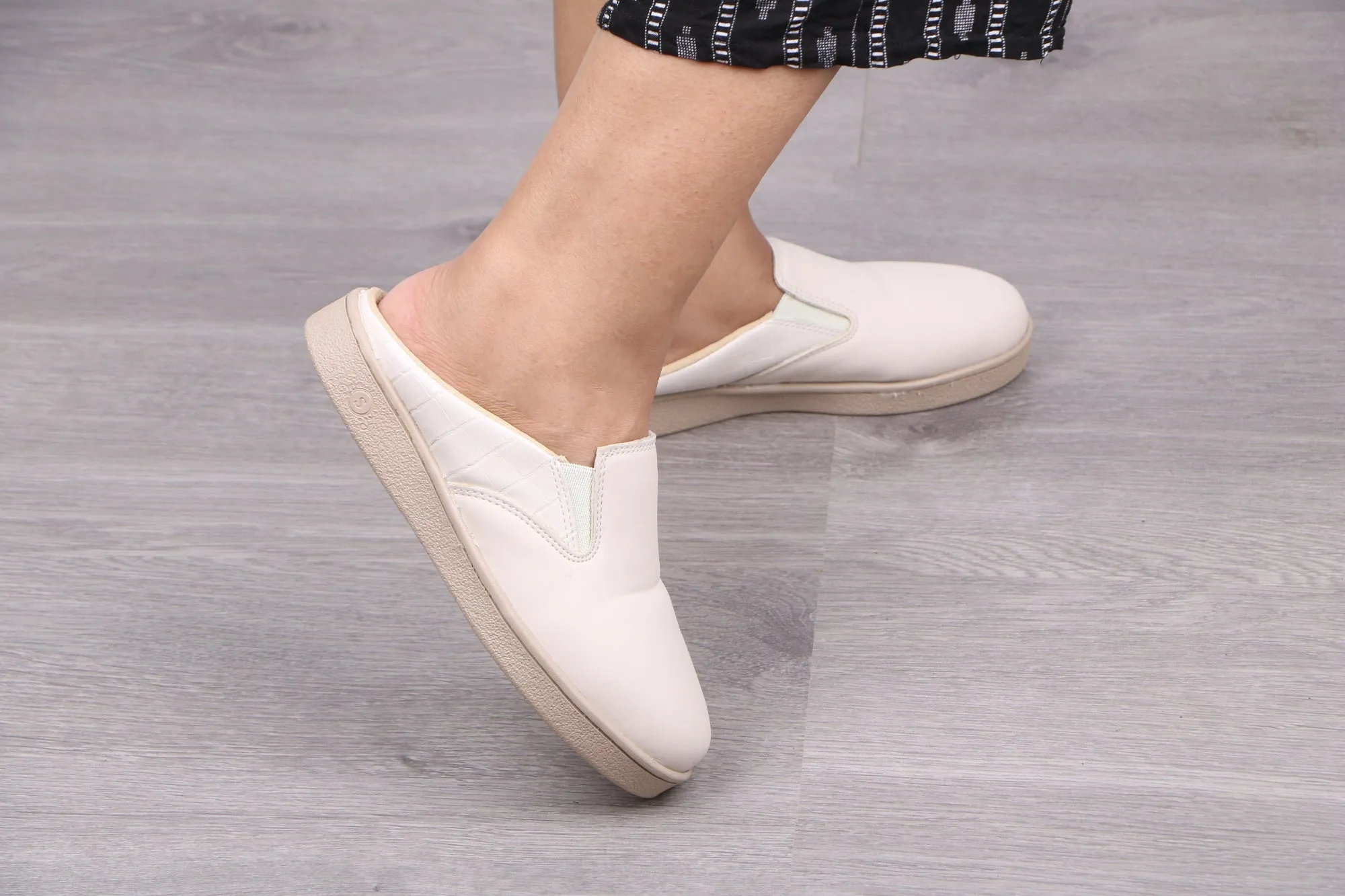 Women's Slipper 4011